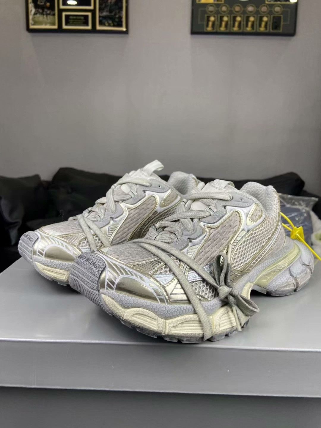 Balenciaga Balenciaga Silver Lowtop Sneakers XXXL Women Size US 8 / IT 38 - 1 Thumbnail