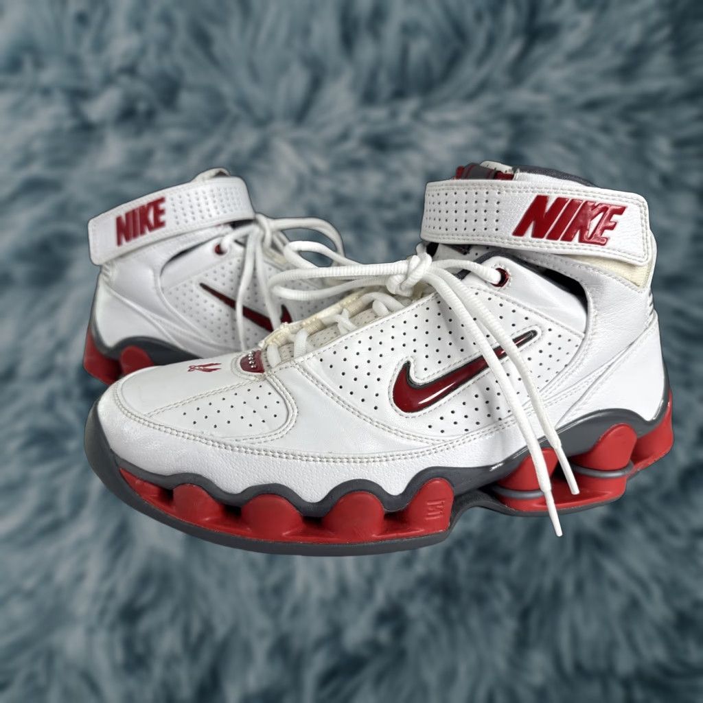 Nike Nike Shox Sneakers Men 10.5 White Red Jermaine O’Neal 2005 Shox 312047-161 171 Leather Size US 11 / EU 44 - 1 Thumbnail