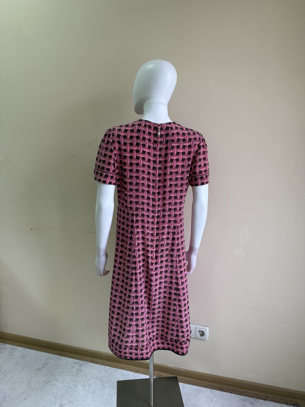 Louis Vuitton Louis Vuitton Womens Silk Printed Knee Length Pink Dress Size M / US 6-8 / IT 42-44 - 9 Thumbnail