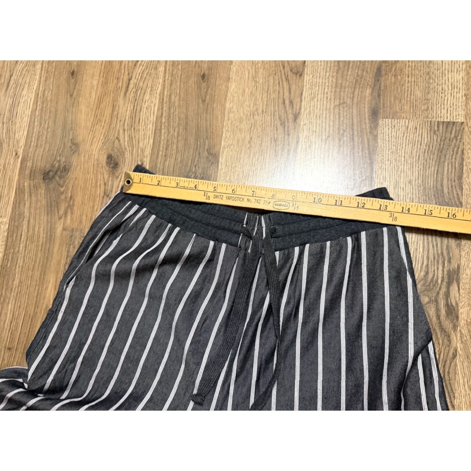 Vintage Hem & Thread Pants Women's Medium Gray White Stripe Pull On Tie Waist Wide-Leg Ankle Pants Mens? Womens Size 32" / US 10 / IT 46 - 7 Thumbnail