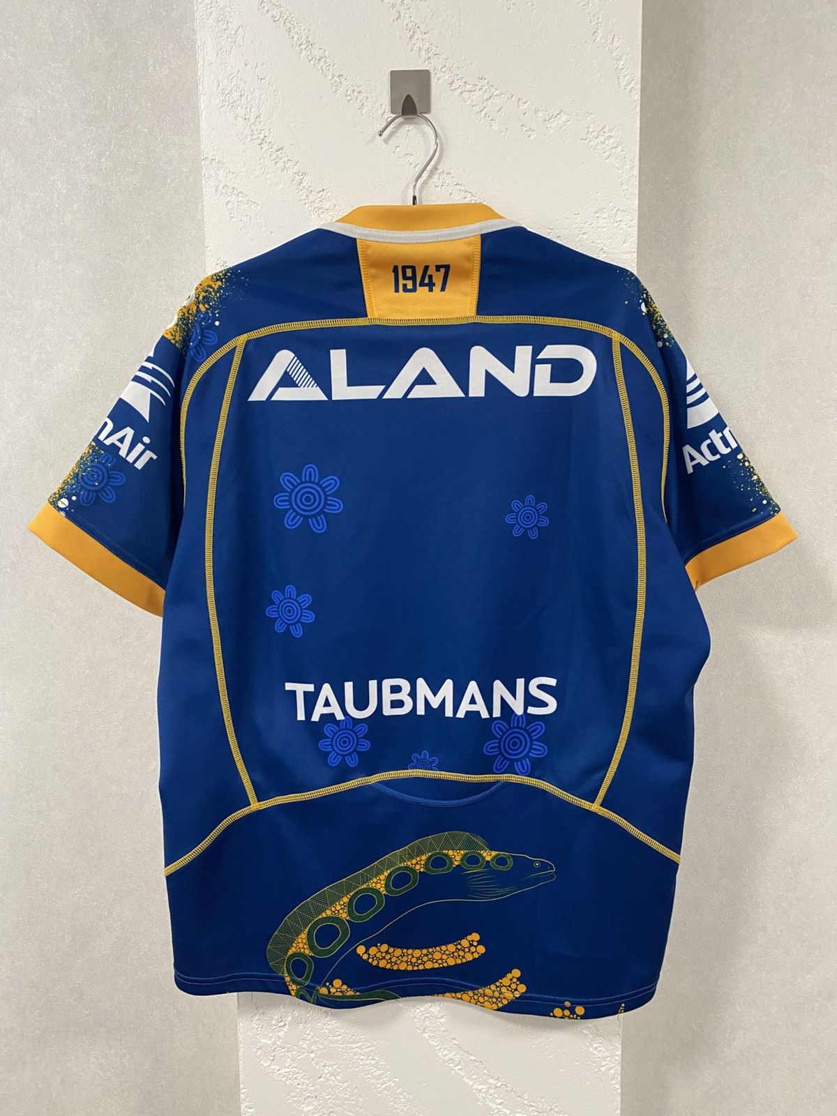 Macron Macron Parramatta 2022 Rugby Jersey NRL Premiership Size: M Size US M / EU 48-50 / 2 - 12 Thumbnail