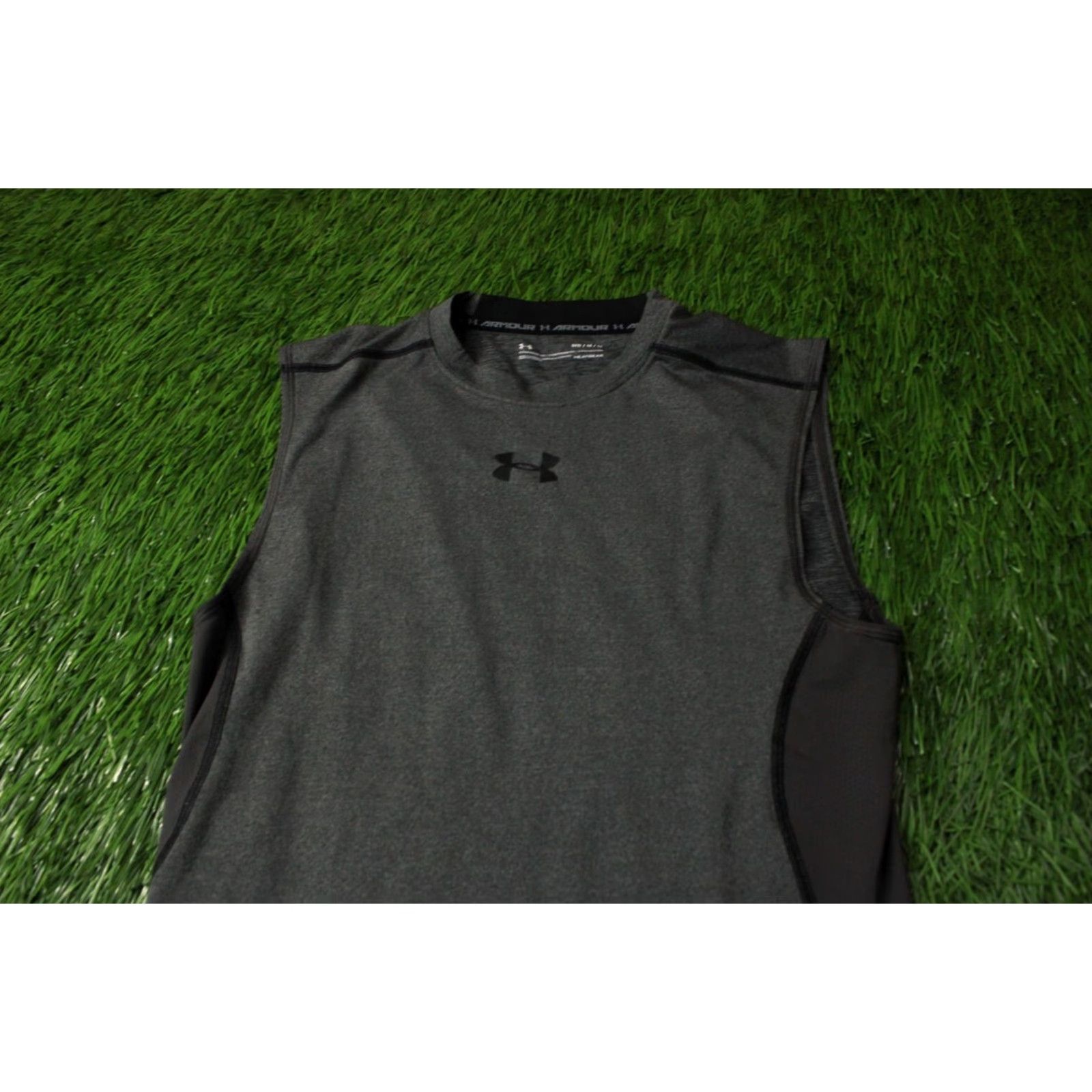 Under Armour Under Armour MEN Training HeatGear Vest Shirt Jersey M Medium Gray and Black Sleeveless Crew Neck Base Layers Sports Mens Size US M / EU 48-50 / 2 - 2 Thumbnail