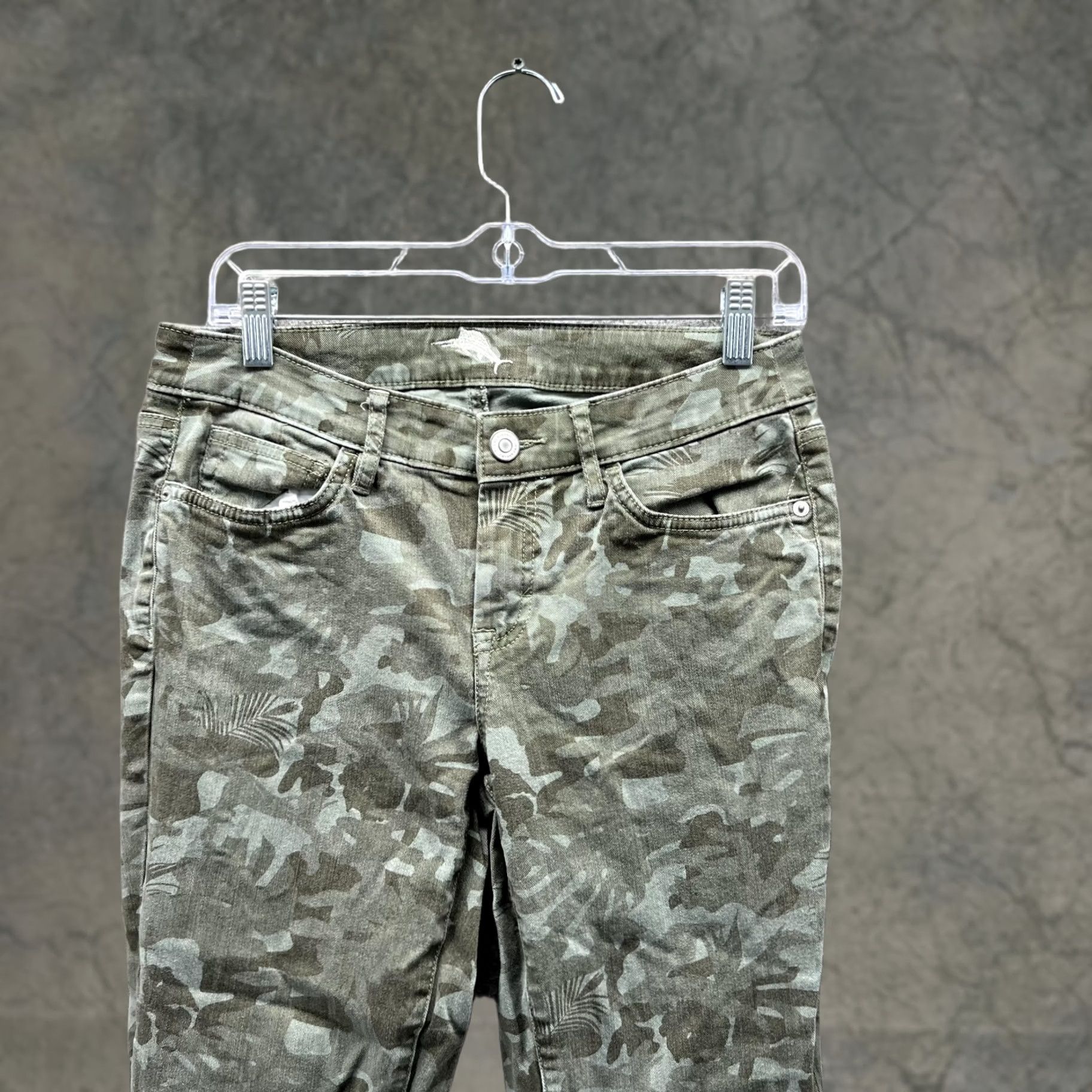 Tommy Bahama Tommy Bahama Pants Women 4 28 Camouflage Skinny Ankle Cotton Tencel Casual Cotton Green 26 In Inseam Pockets Size 27" / US 4 / IT 40 - 1 Thumbnail