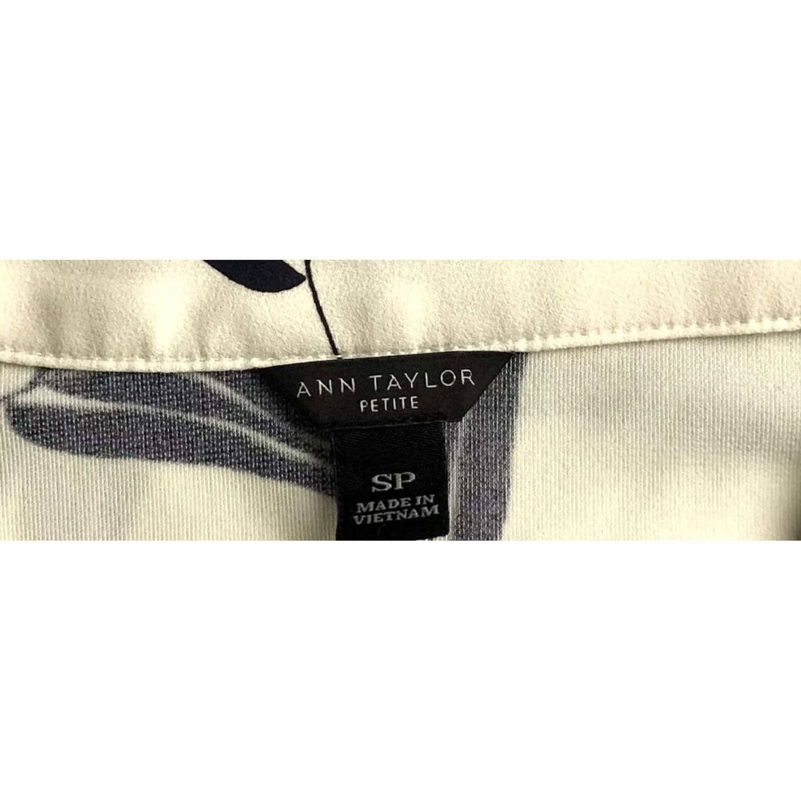 Ann Taylor VINTAGE? Ann Taylor top SP white/blk Tropical V-neck Cap Ruffle sleeve Hi Lo Coconut Girl Size S / US 4 / IT 40 - 4 Thumbnail