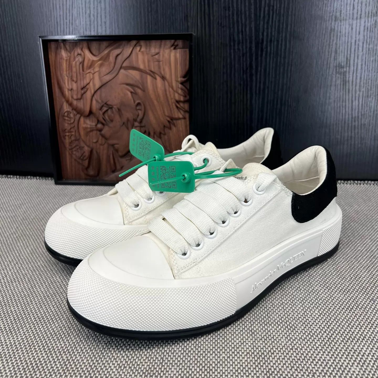 Alexander McQueen Alexander McQueen Deck White & Black 41.5 Size US 8.5 / EU 41-42 - 1 Thumbnail