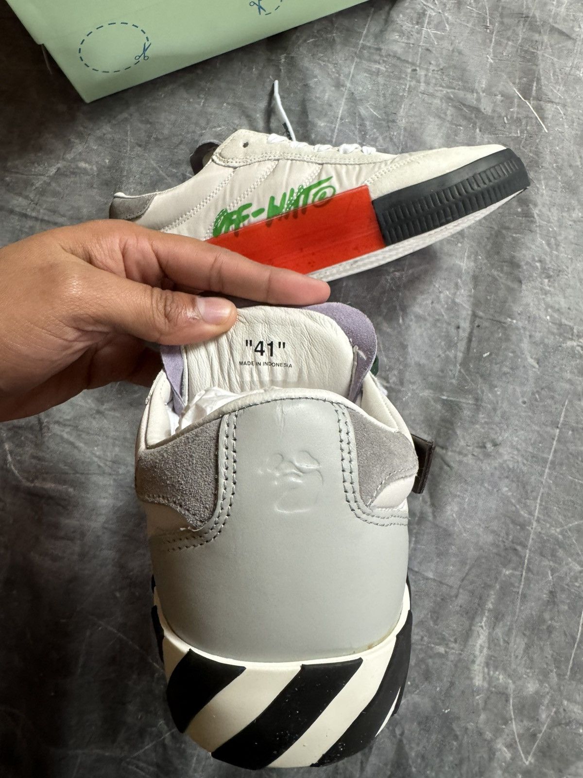 Off-White Off-White Vulcanized Sneakers in White / Black Size US 8 / EU 41 - 8 Thumbnail