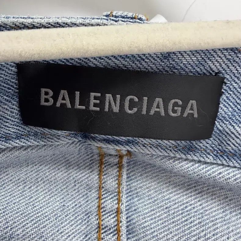 Balenciaga Balenciaga Distressed Ripped Denim Pants Size US 30 / EU 46 - 3 Thumbnail