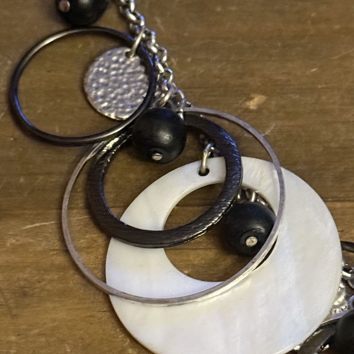 Other Mother of Pearl discs & mixed metal rings necklace Size ONE SIZE - 4 Thumbnail