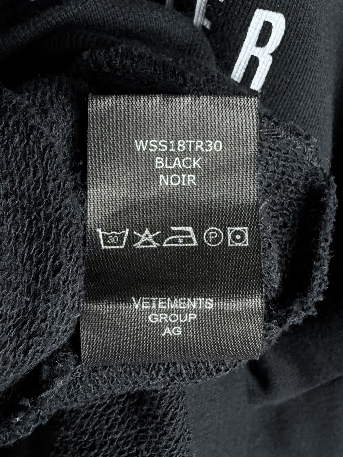 Vetements SS18 1/50 Vetements UFO Addition Adelaide Tokyo Hoodie Size US M / EU 48-50 / 2 - 10 Thumbnail