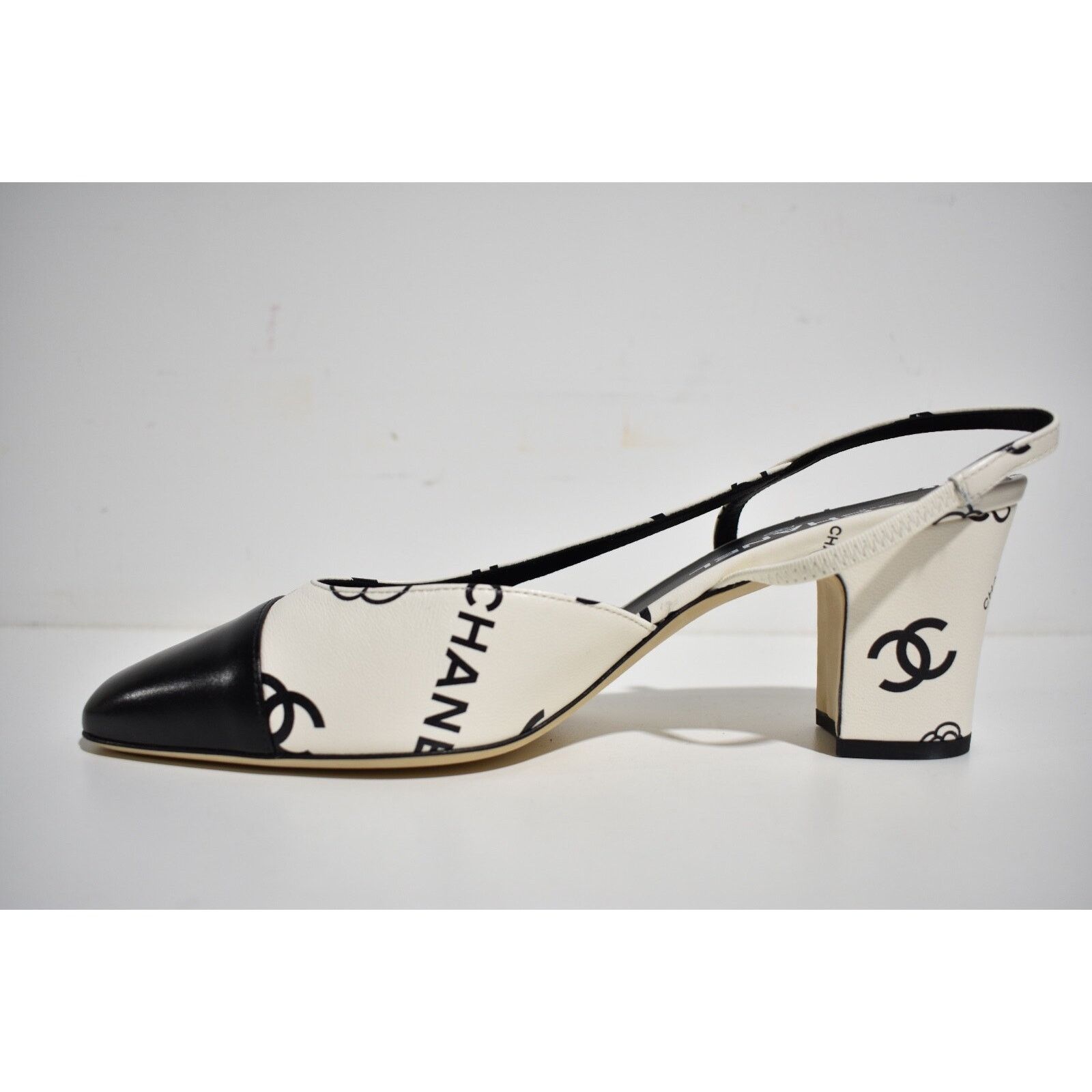 Chanel Chanel Sling White Black CC Logo Slingback Sandal Heel 37 Size US 7 / IT 37 - 9 Thumbnail