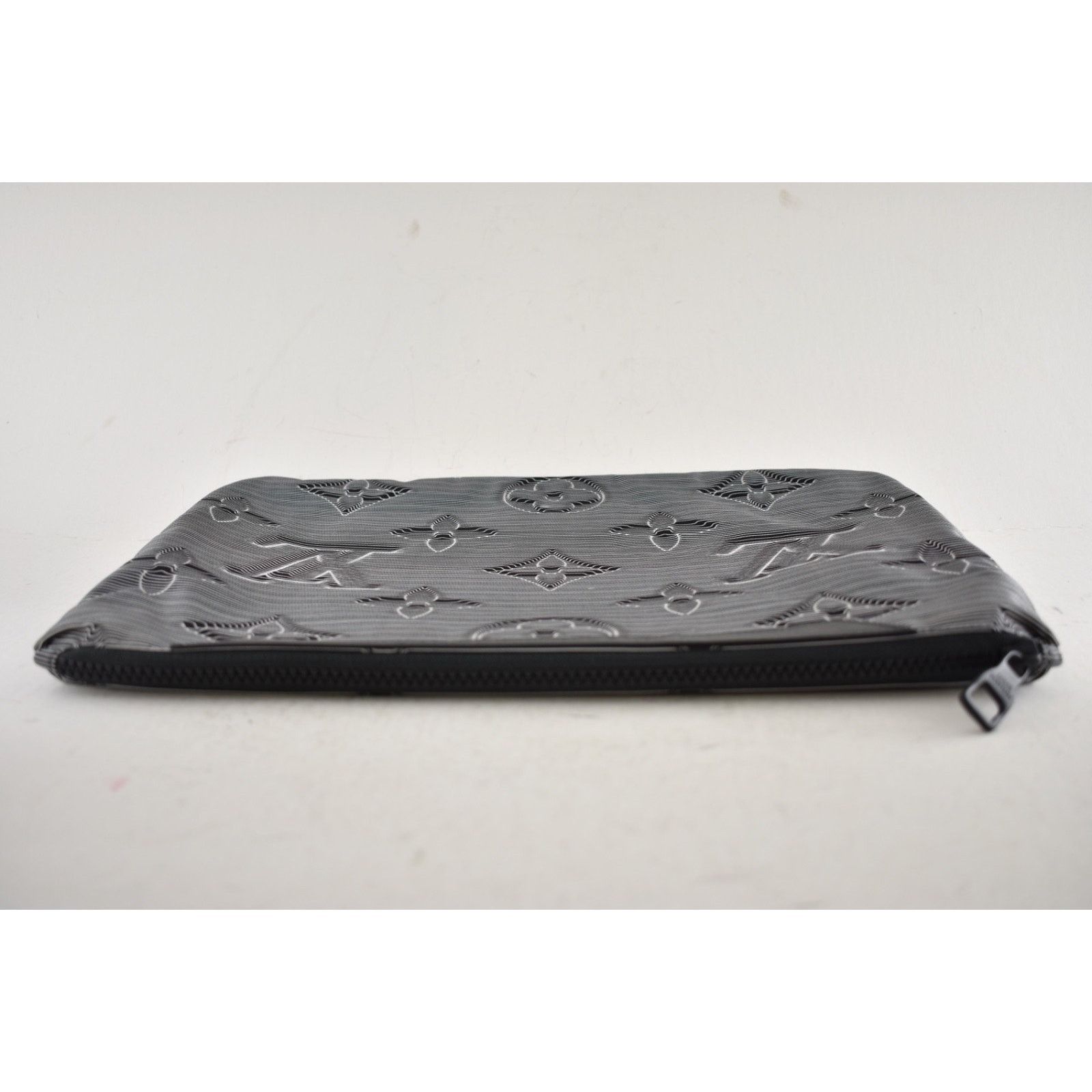 Louis Vuitton Reversible Monogram 3D Nylon LV Pouch Virgil Clutch Bag Size ONE SIZE - 10 Thumbnail