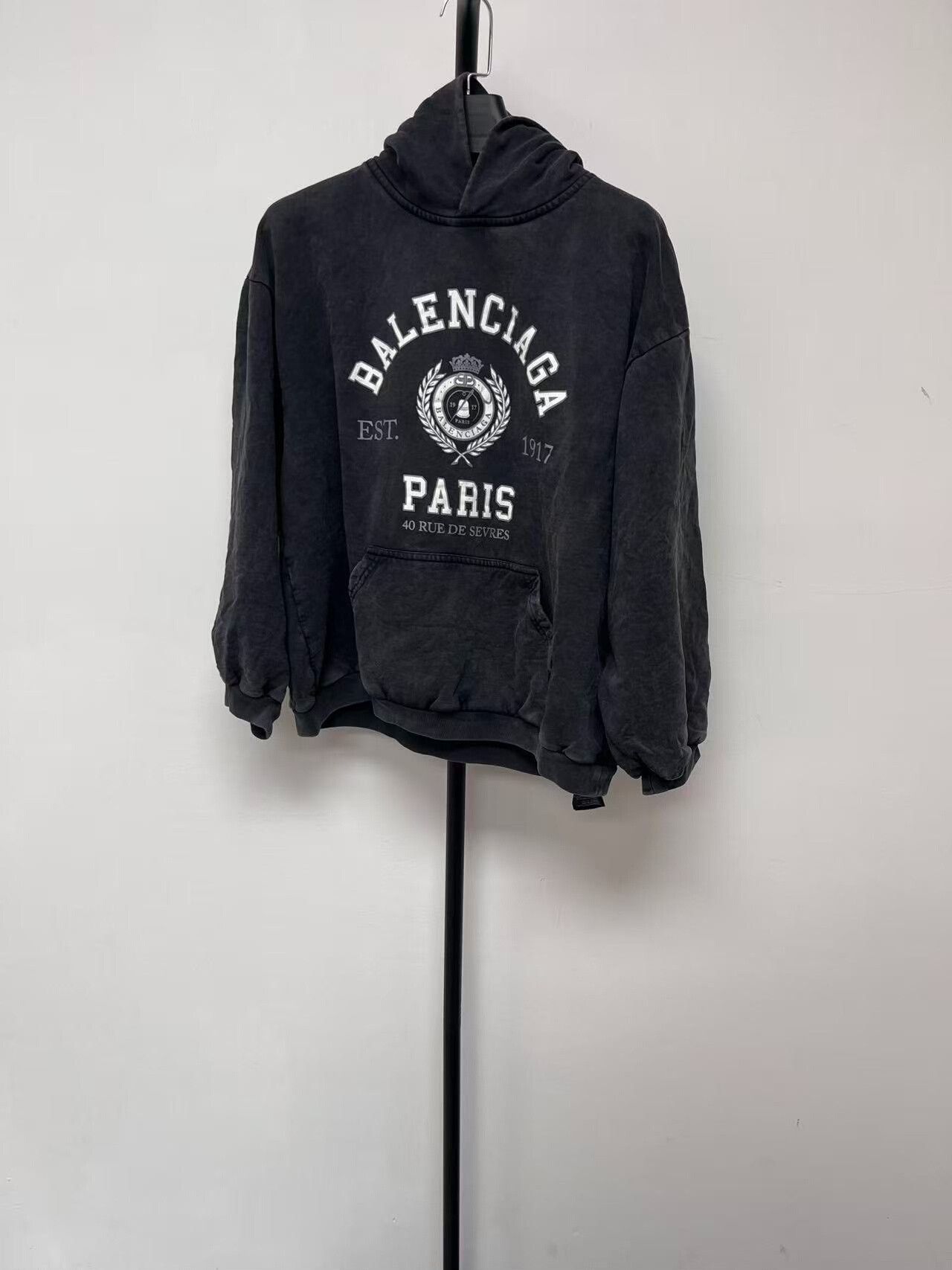 Balenciaga Balenciaga Logo Hoodie in Dark Gray Size S / US 4 / IT 40 - 1 Thumbnail
