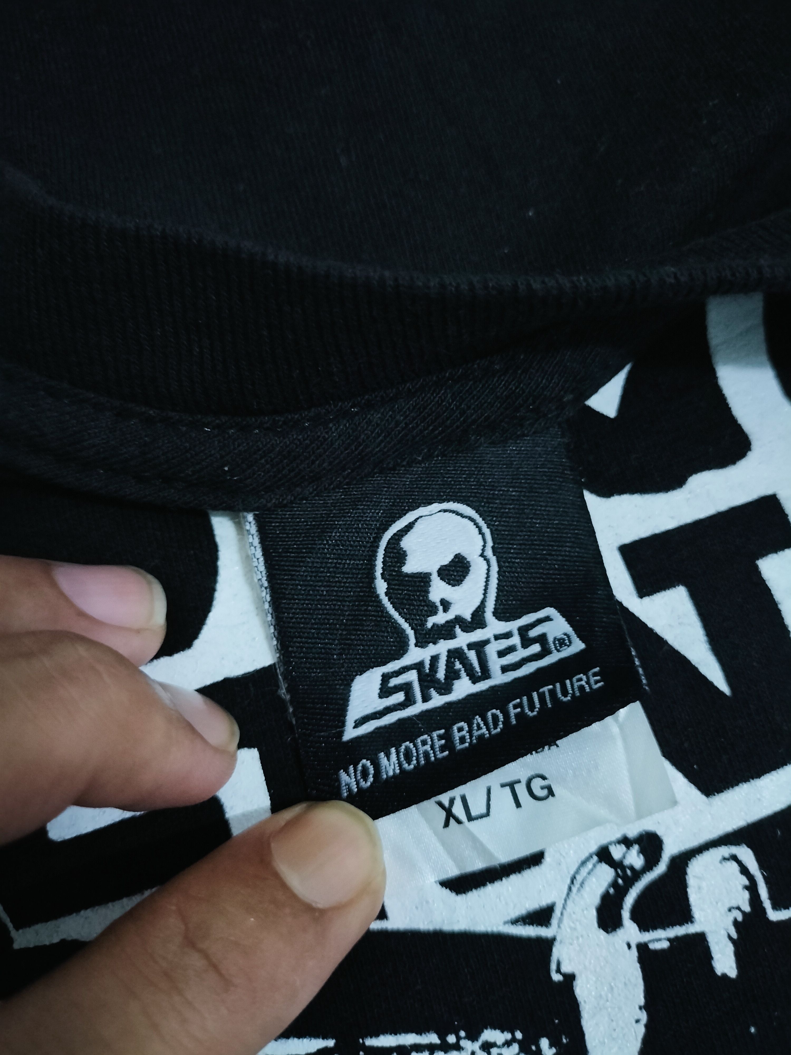 Santa Cruz Skateboards Vintage Skates No More Bad Future Bad News Size US XL / EU 56 / 4 - 3 Thumbnail