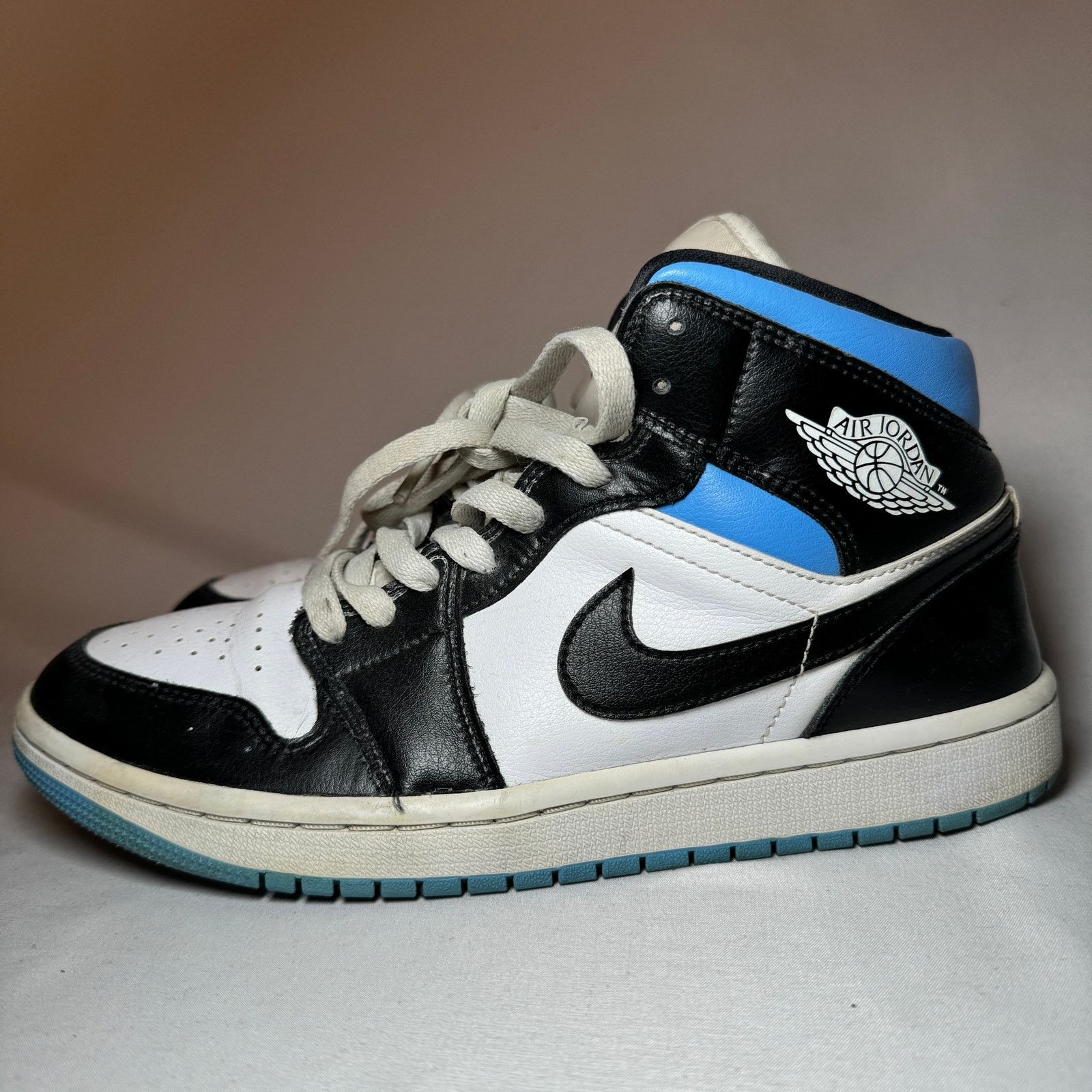 Jordan Brand × Nike Size 9 - Nike Air Jordan 1 Mid University Blue Women's Shoes Size US 9 / IT 39 - 9 Thumbnail
