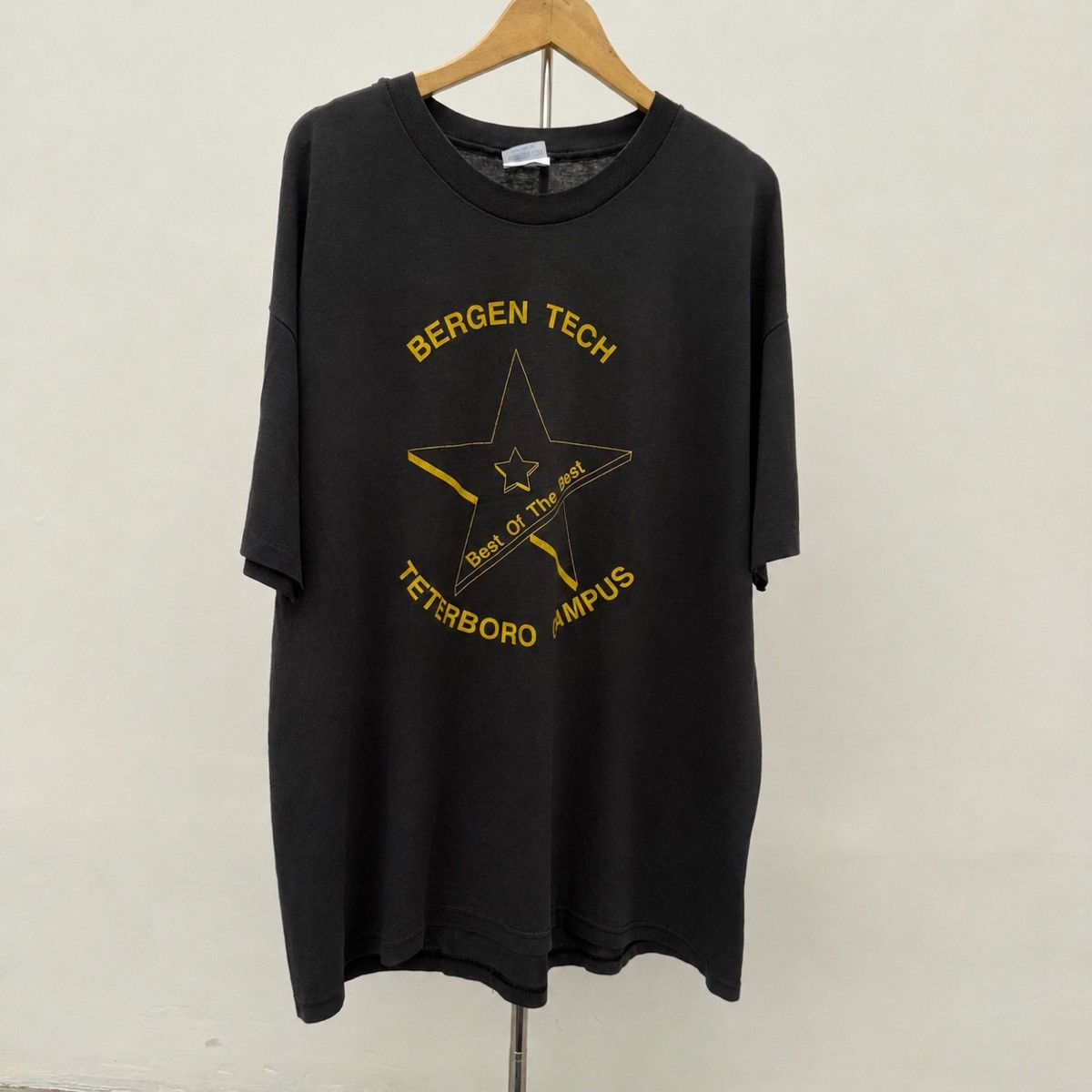Vintage Vintage Hanes “Bergen Tech Teterboro Campus” School Tee Size US XL / EU 56 / 4 - 1 Thumbnail