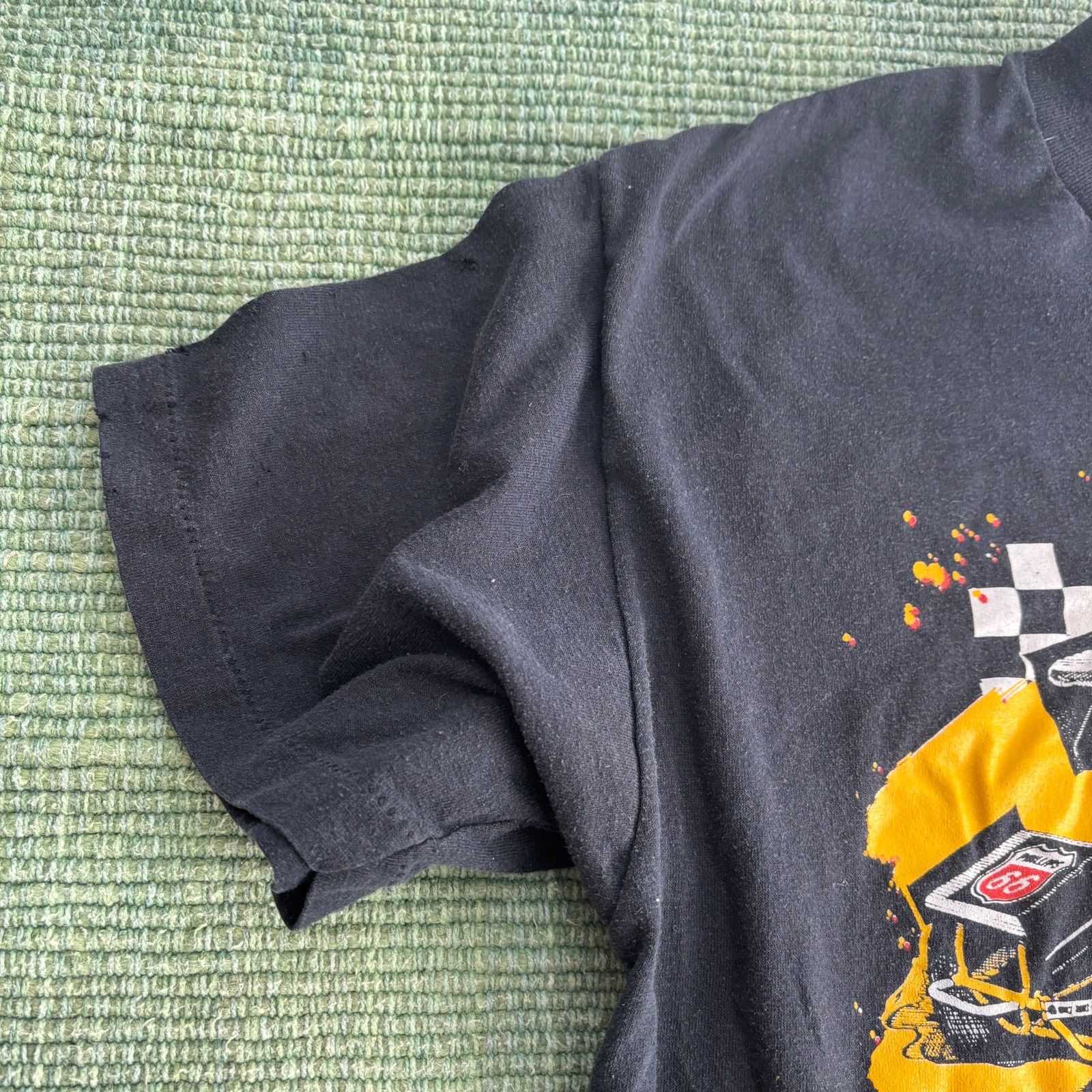 Vintage 80s Black Single Stitched TropArtic Thrashed Racing Tee Size US L / EU 52-54 / 3 - 5 Thumbnail
