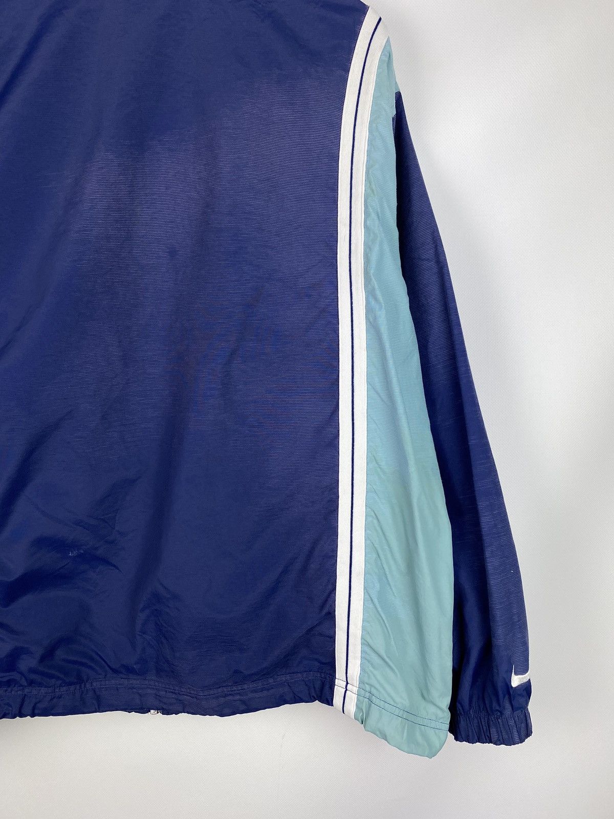 Nike VTG Nike Court men’s nylon windbreaker jacket size L Size US L / EU 52-54 / 3 - 20 Thumbnail