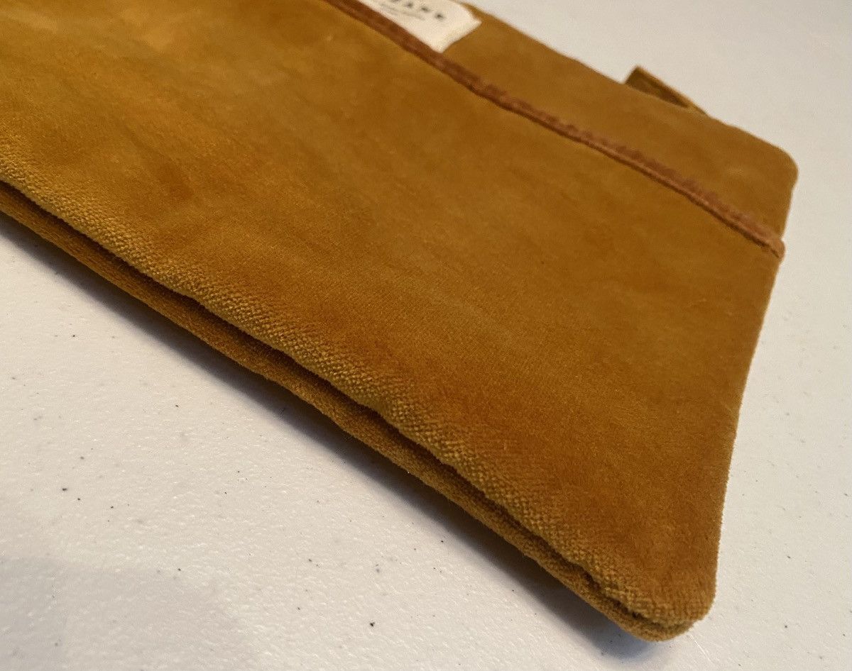 Sezane Sézane Paris crush velvet logo clutch pouch Ochre VGC Size ONE SIZE - 7 Thumbnail