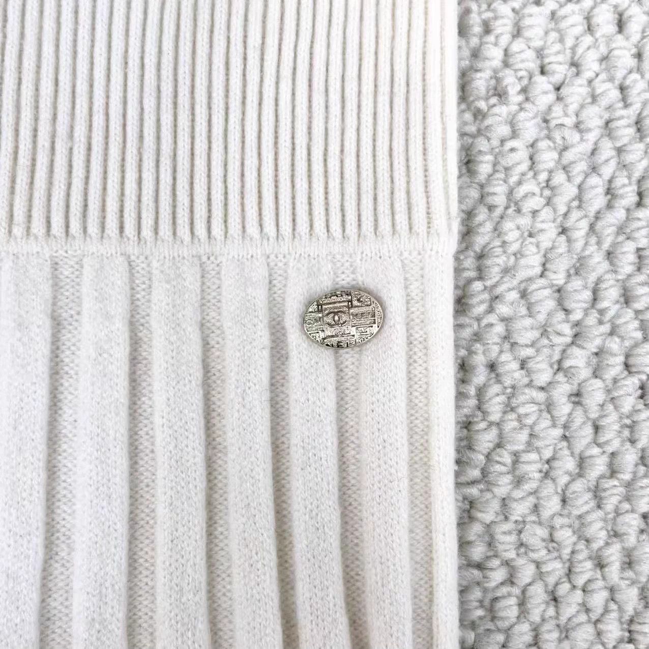 Chanel Chanel Cream CC Logo Long Fishtail Wool Knit Dress Size XS / US 0-2 / IT 36-38 - 4 Thumbnail