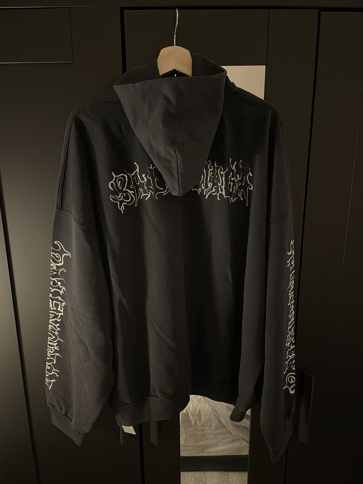 Balenciaga Balenciaga DIY Metal Outline Hoodie Size US L / EU 52-54 / 3 - 3 Thumbnail