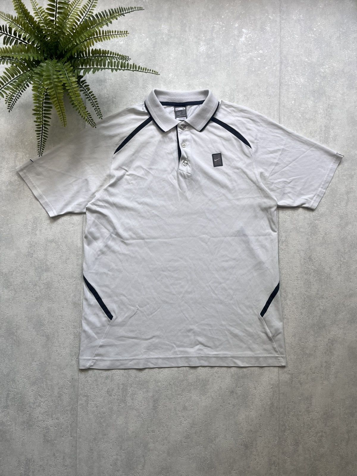Nike 90’s NIKE COURT RETRO VINTAGE SWOOSH LOGO POLO TEE Y2K RARE Size US L / EU 52-54 / 3 - 1 Thumbnail