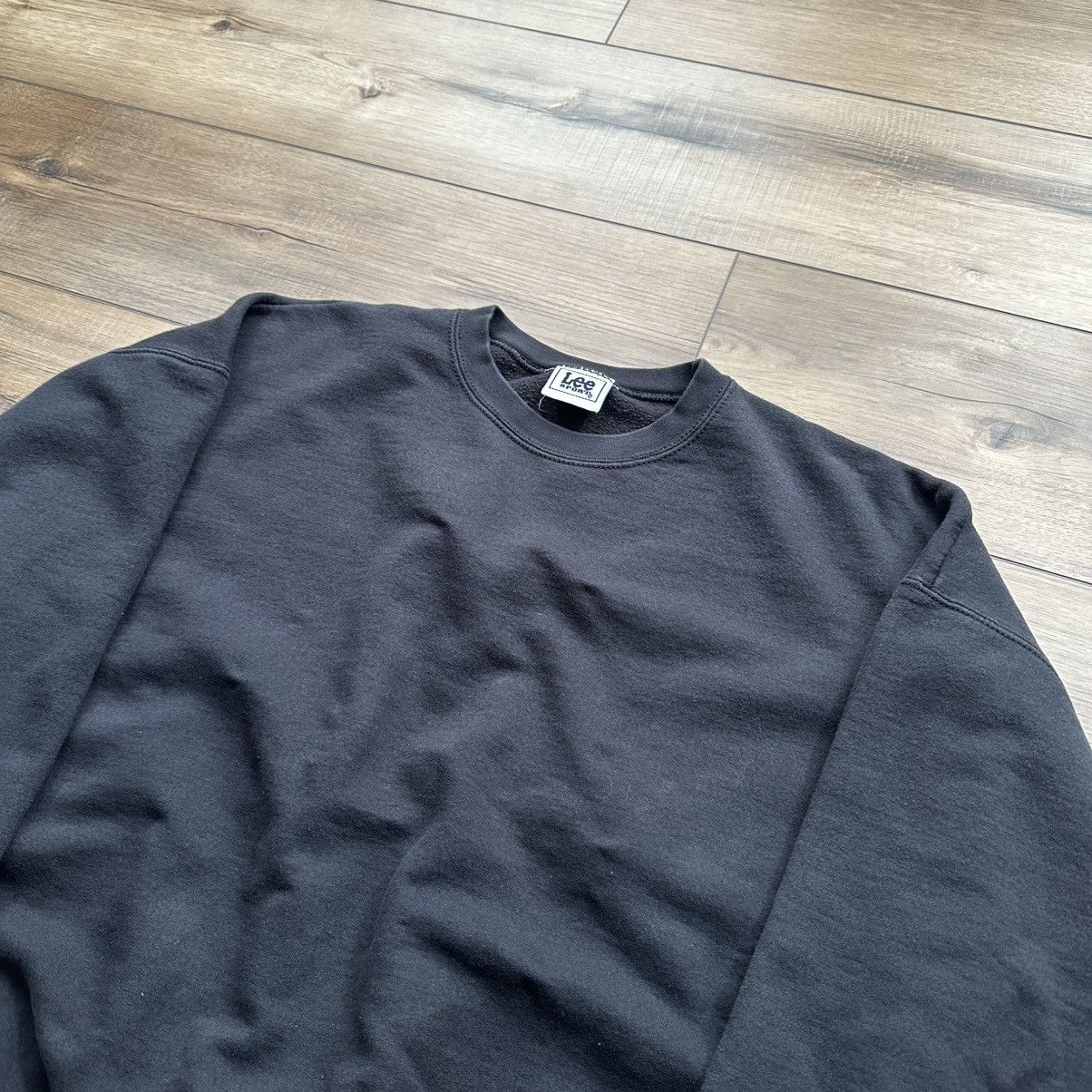 Lee Vintage 90s Lee Black Blank Crewneck Sweatshirt Size US XL / EU 56 / 4 - 4 Thumbnail