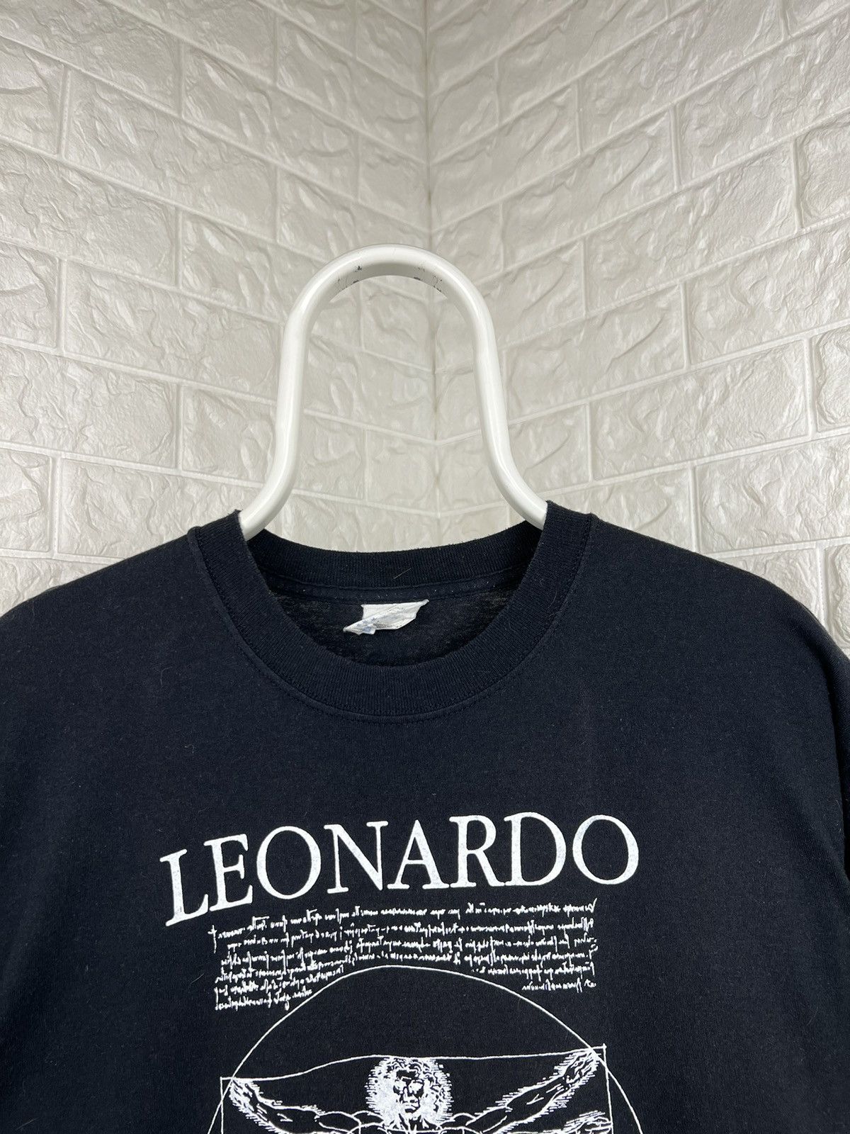 Vintage Vintage Leonardo Da Vinci Art Vitruvian Man TShirt Size US L / EU 52-54 / 3 - 3 Thumbnail