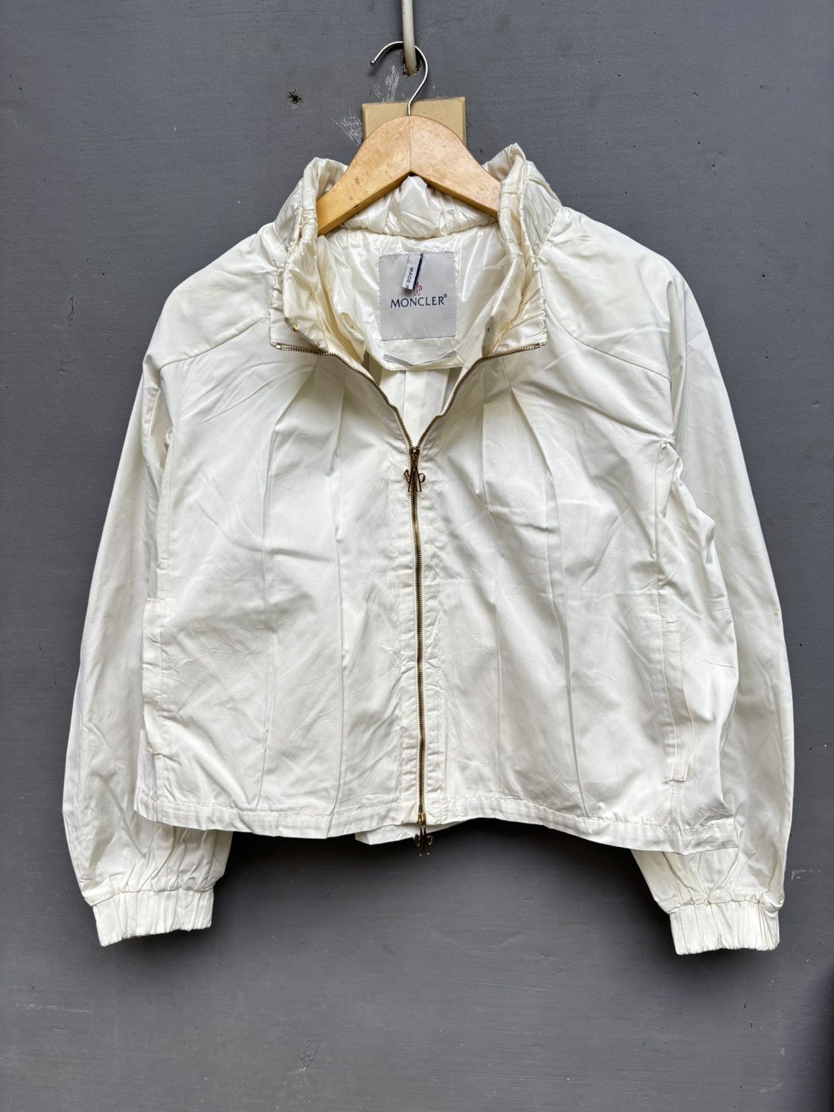 Moncler Authentic Moncler short crop jacket Size M / US 6-8 / IT 42-44 - 1 Thumbnail