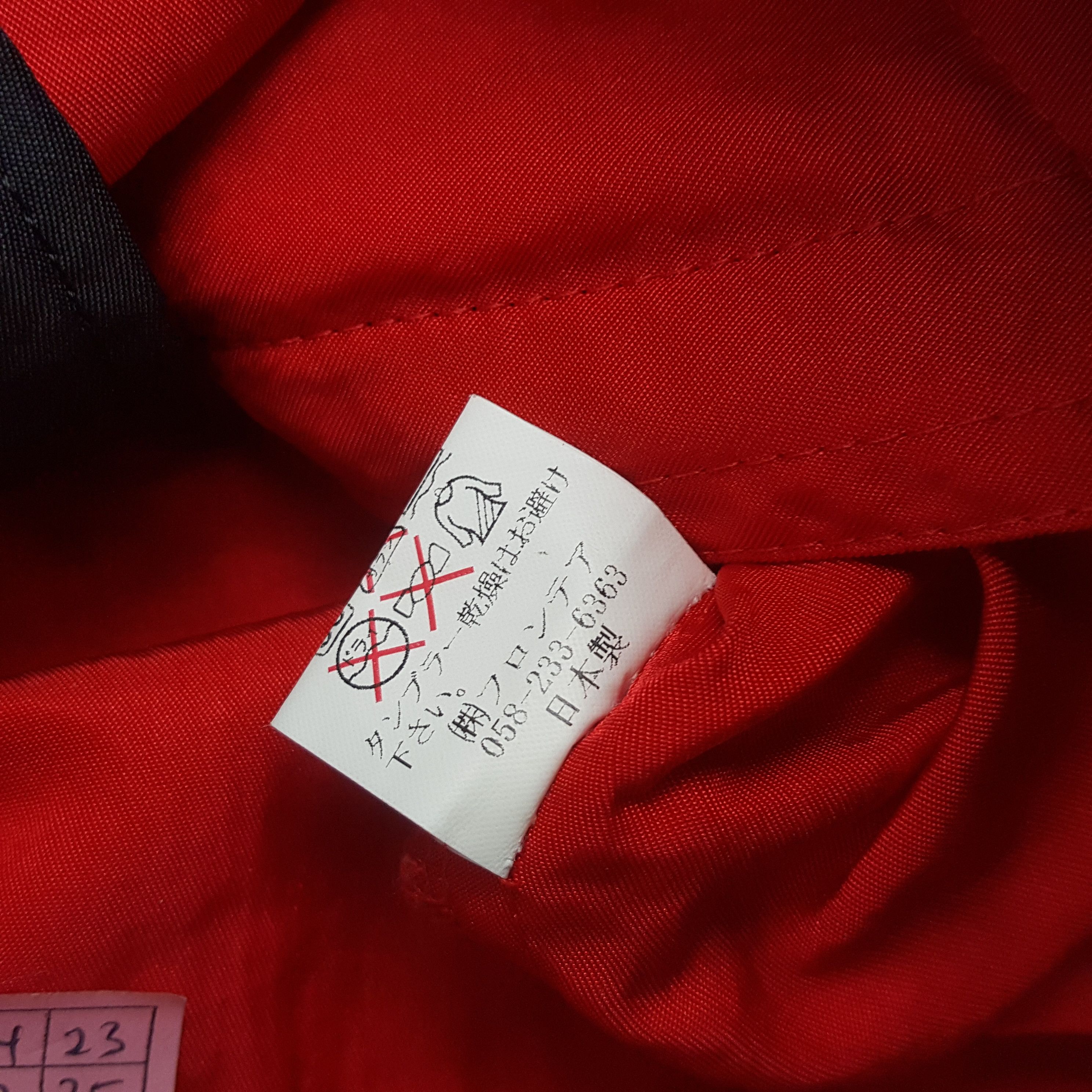 Vintage Team Taisan Porsche Ferrari Bentley Motorsports Jacket Size US L / EU 52-54 / 3 - 10 Thumbnail