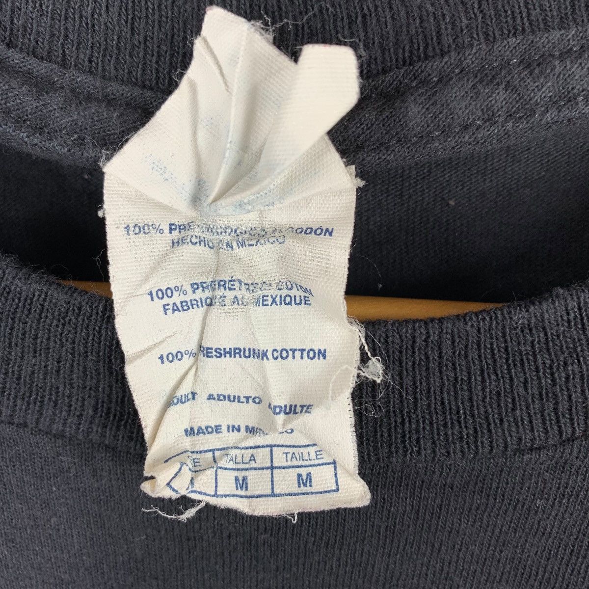 Vintage Vintage JUST HANGING with me mates big logo tee Size US M / EU 48-50 / 2 - 10 Thumbnail