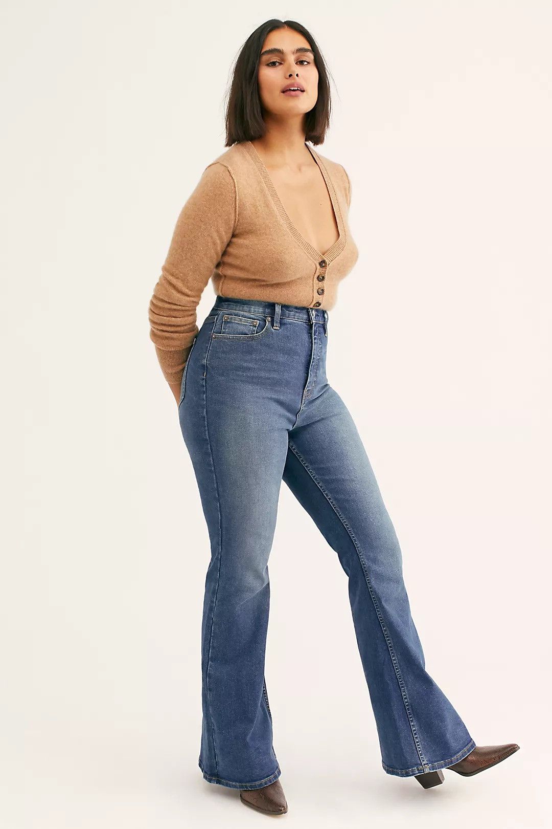 Free People NWOT CRVY Robyn High-Rise Flare Jeans Size 27" / US 4 / IT 40 - 1 Thumbnail