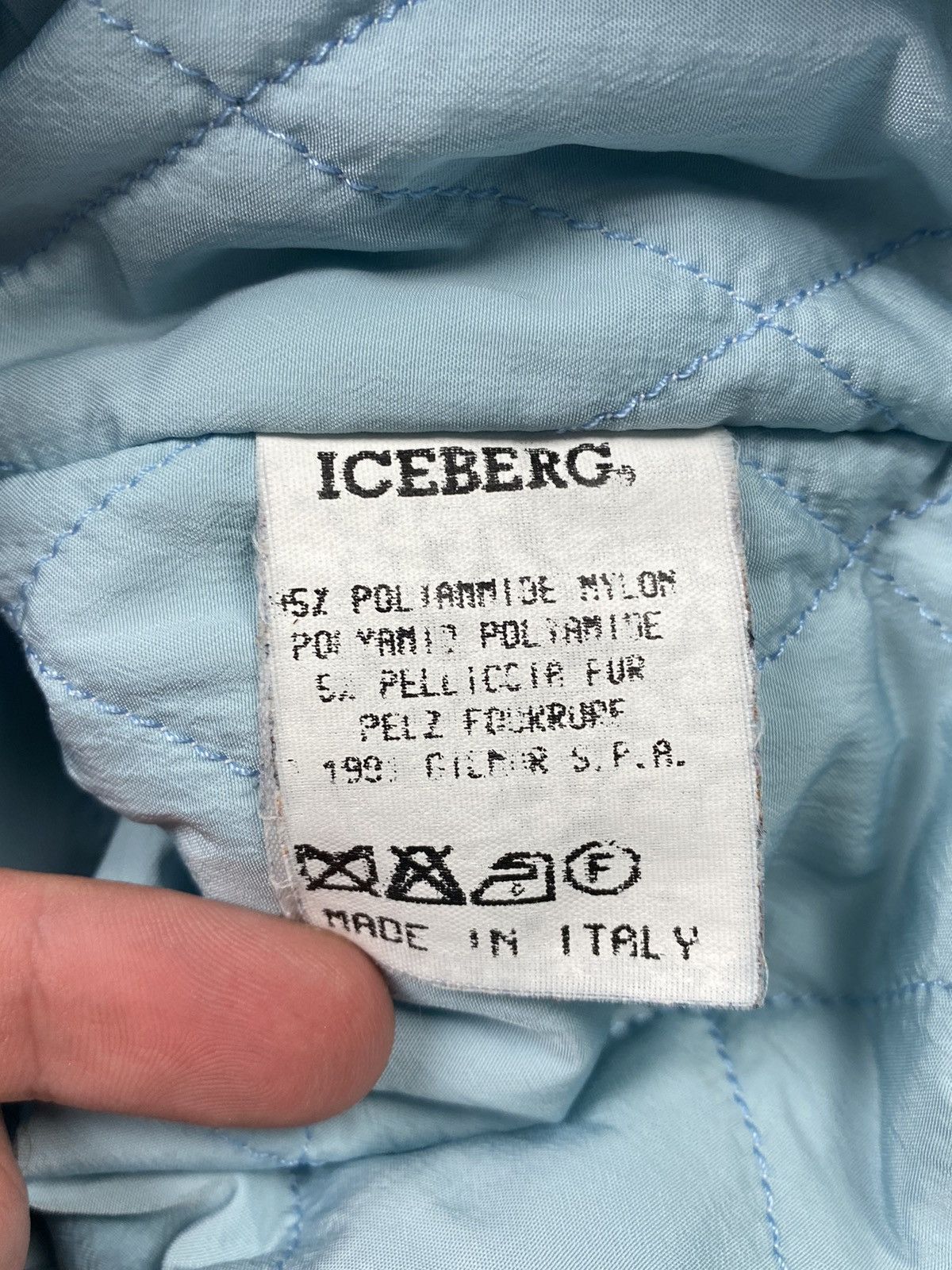Iceberg 1990’s Vintage Iceberg Baby Seals Embroidered Puffer Jacket Size M / US 6-8 / IT 42-44 - 14 Thumbnail