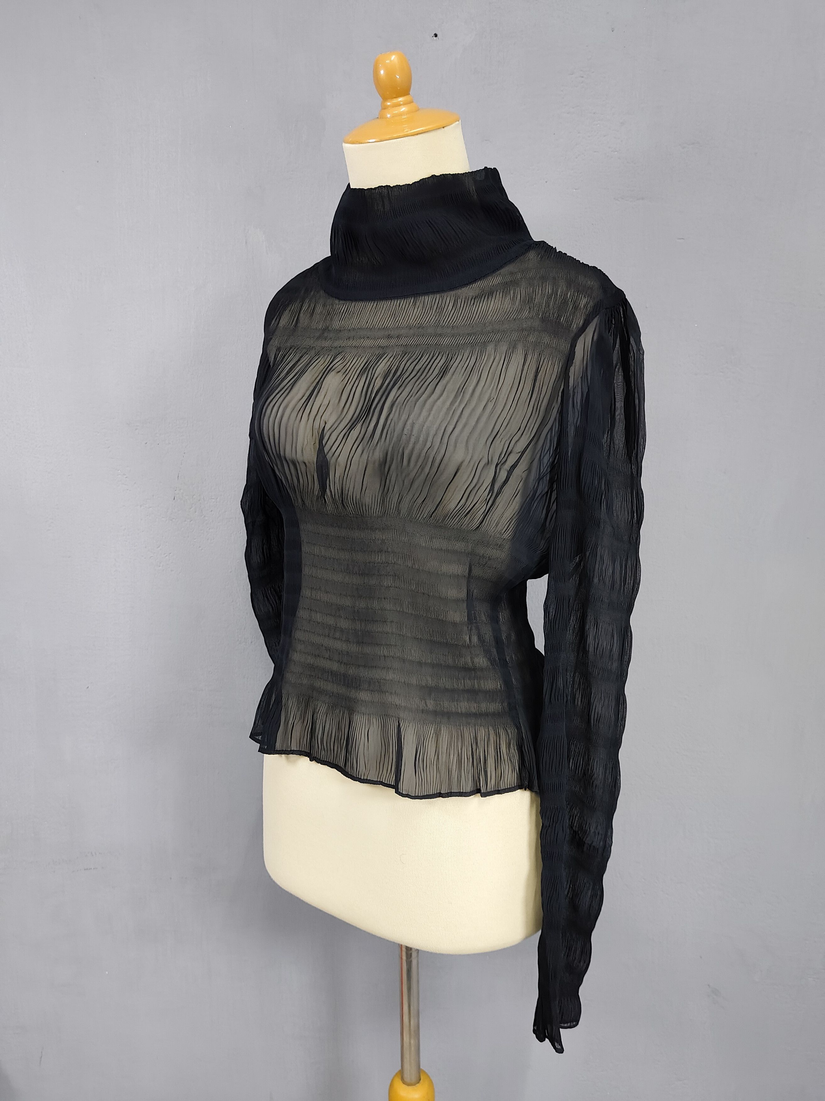 Seditionaries 2000s Miki Mialy🇫🇷 Gothic Minimalist Sheer Pleated Blouse Size M / US 6-8 / IT 42-44 - 4 Thumbnail