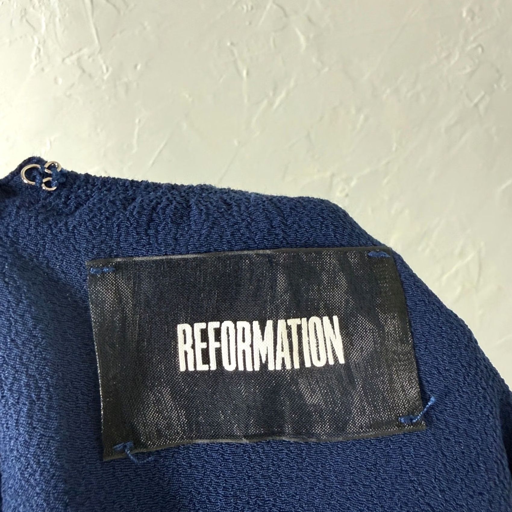 Reformation Reformation Dress 4 Navy Mini Viscose Off The Shoulder Party Tie Women's Size S / US 4 / IT 40 - 7 Thumbnail