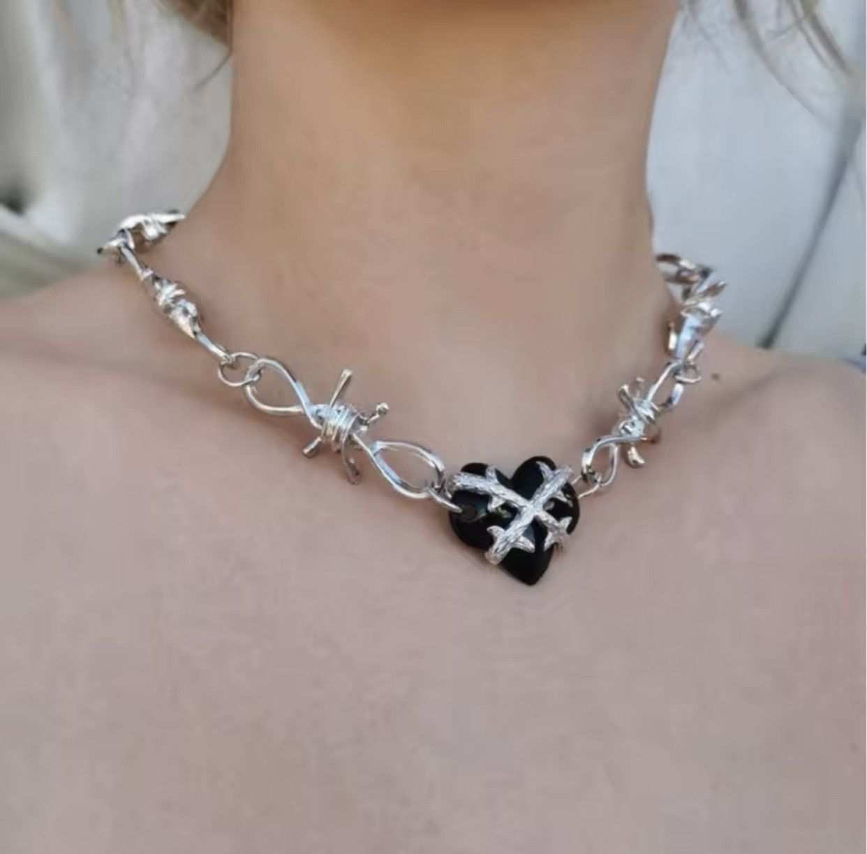 Jewelry Black Heart Necklace Size ONE SIZE - 2 Thumbnail