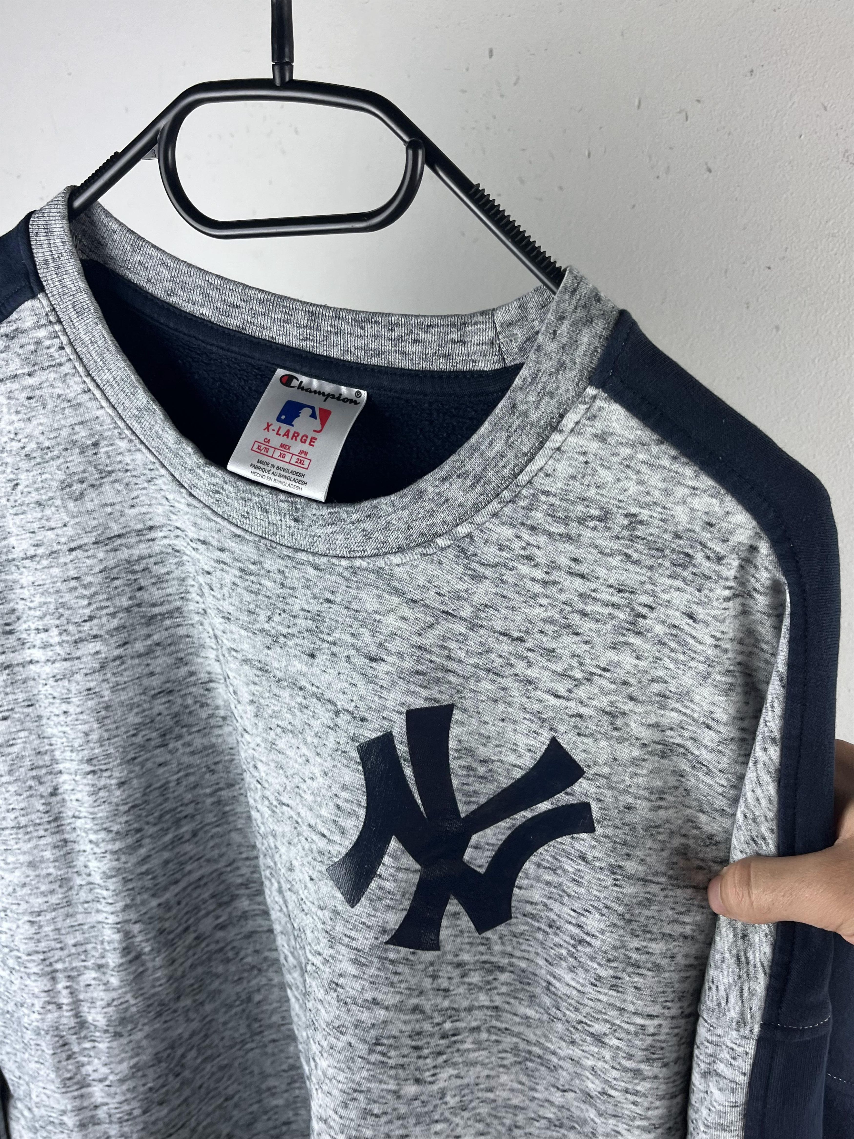 Champion × New York Yankees RARE! New York Yankees Champion Big Logo Sweatshirt Size US L / EU 52-54 / 3 - 3 Thumbnail