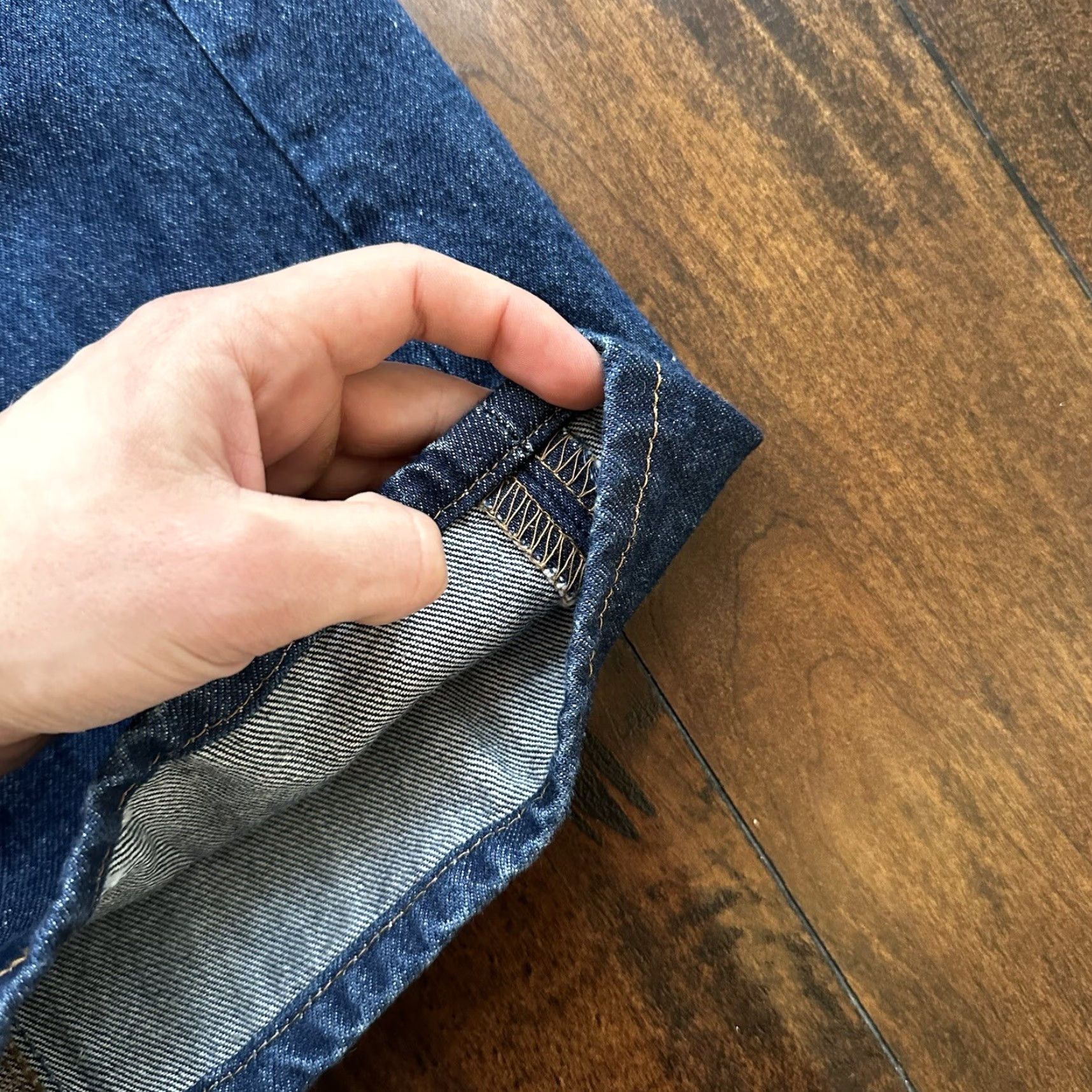 Levi's VINTAGE Levi's 501 XX Jeans (Button Fly) Denim Dark Wash 35x34 90s Denim Men Jeans Straight 35x34 90s Levi's 501 Series Mens Size US 35 - 3 Thumbnail