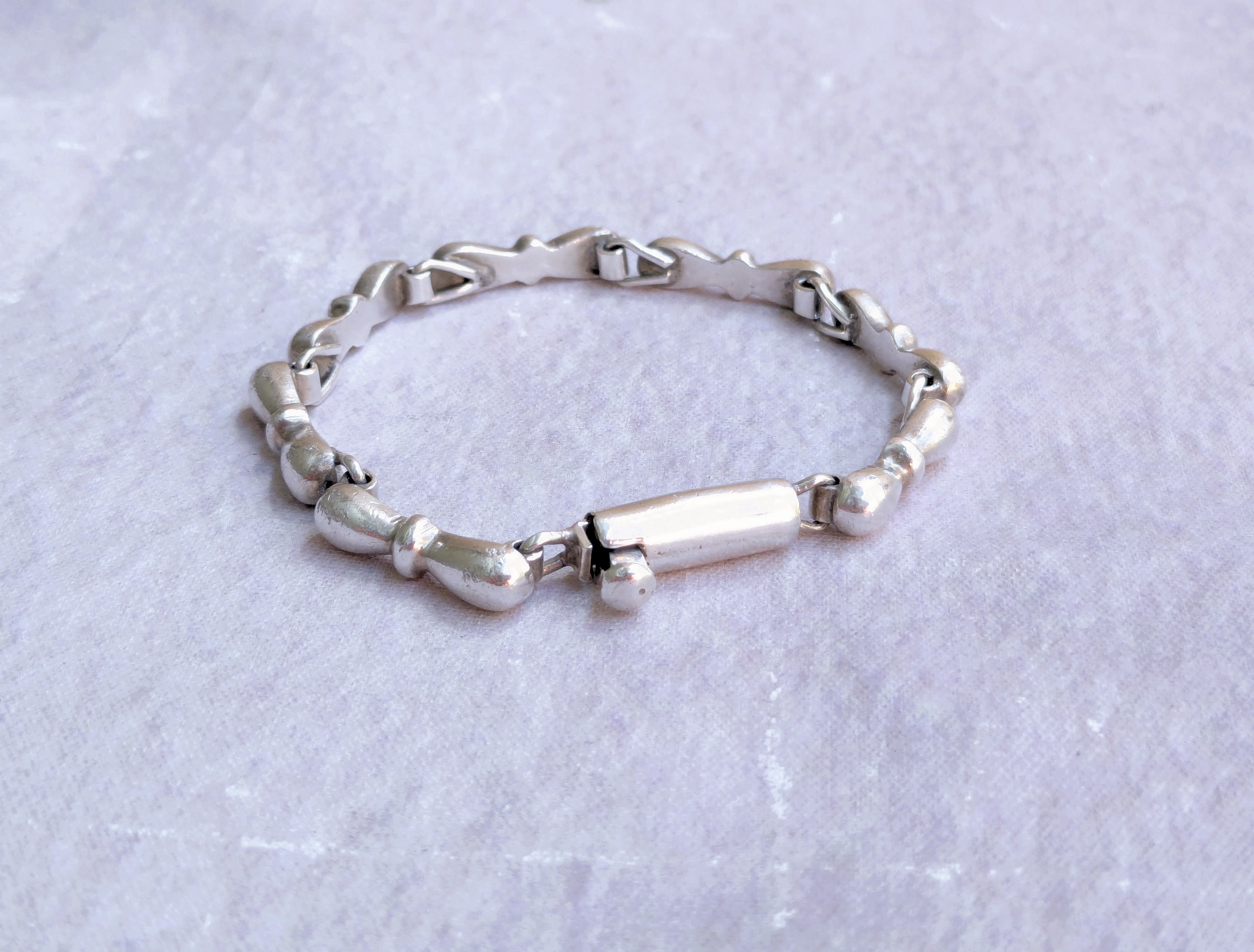 Jewelry Vintage Taxco Sterling Silver Bowtie Bracelet Taxco Size ONE SIZE - 1 Thumbnail