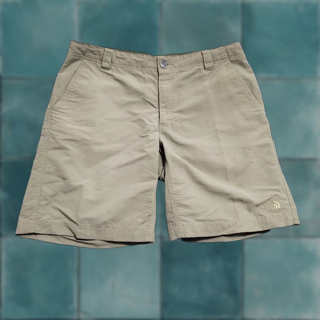 The North Face The North Face Shorts Women 8 Tan 100% Nylon Flat Front Mid Rise Hiking Outdoor Size 30" / US 8 / IT 44 - 1 Thumbnail