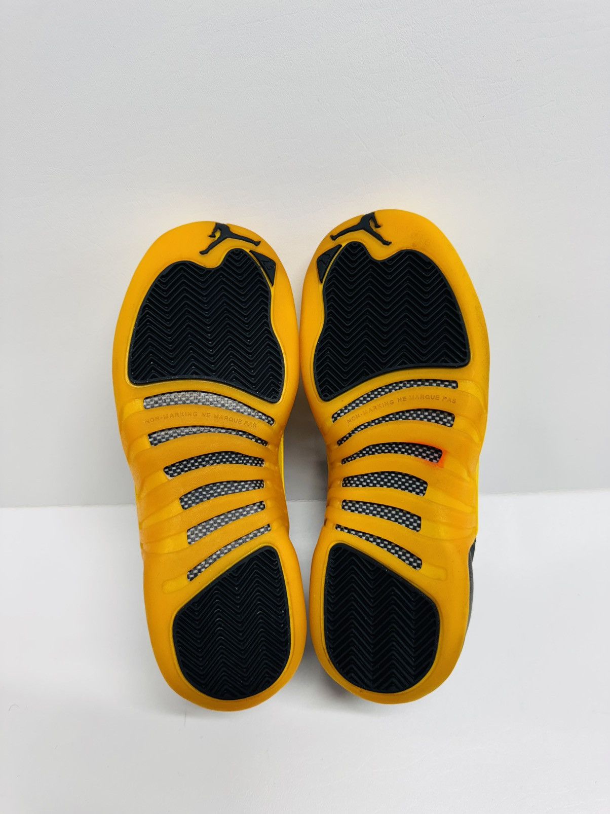Jordan Brand Air Jordan 12 Retro Black University Gold Size US 5.5 / EU 38 - 6 Thumbnail