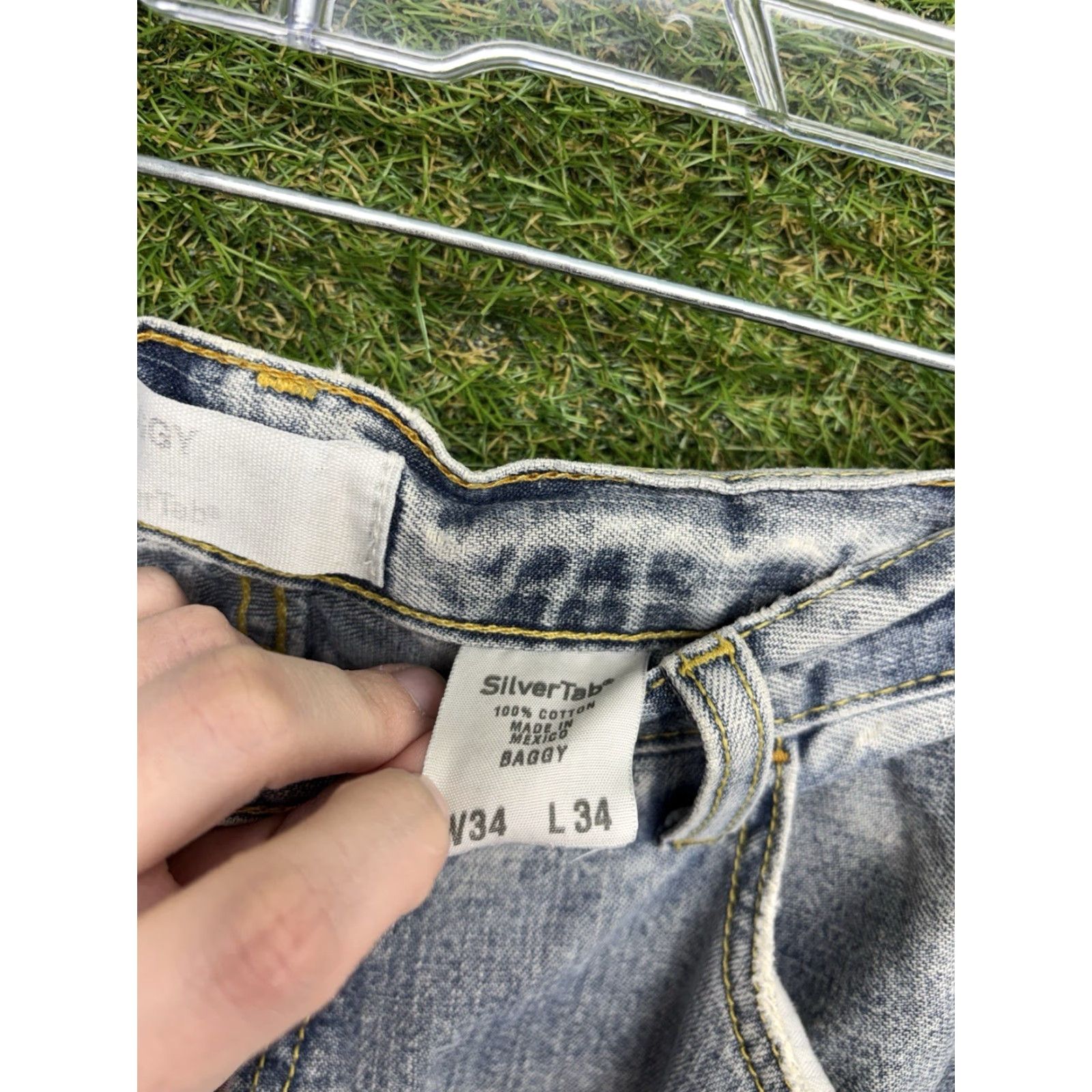 Levi's VINTAGE Levi's Silvertab Jeans Mens 34x34 Baggy Denim 90s Grunge Slim Fit? Size US 34 / EU 50 - 4 Thumbnail