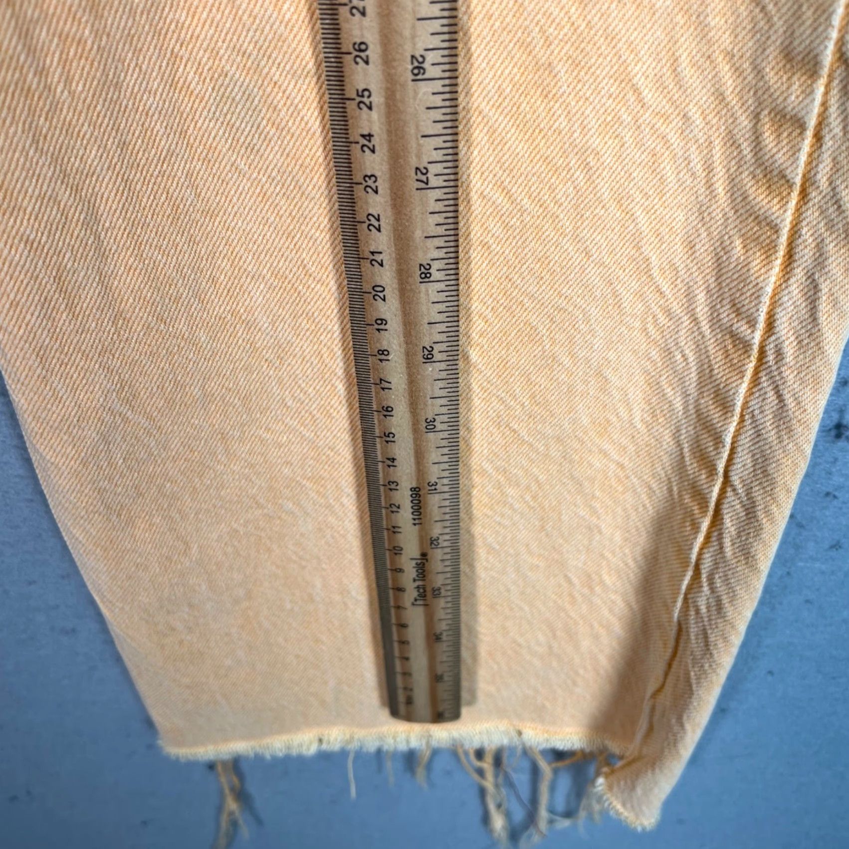 Zara VINTAGE Zara Yellow High-Waisted Frayed Hem Straight Leg Jeans Adult Womens 6 27x27 Denim Jeans Womens Size 28" / US 6 / IT 42 - 5 Thumbnail