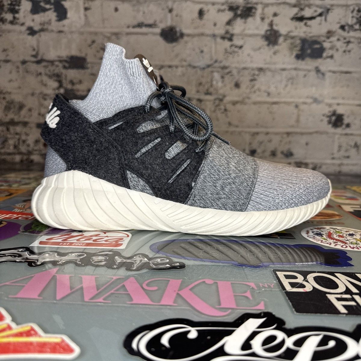 Adidas × Kith Adidas Tubular Doom PK Kith Just Us Sz 9.5 AQ3913 NDS Size US 9.5 / EU 42-43 - 3 Thumbnail