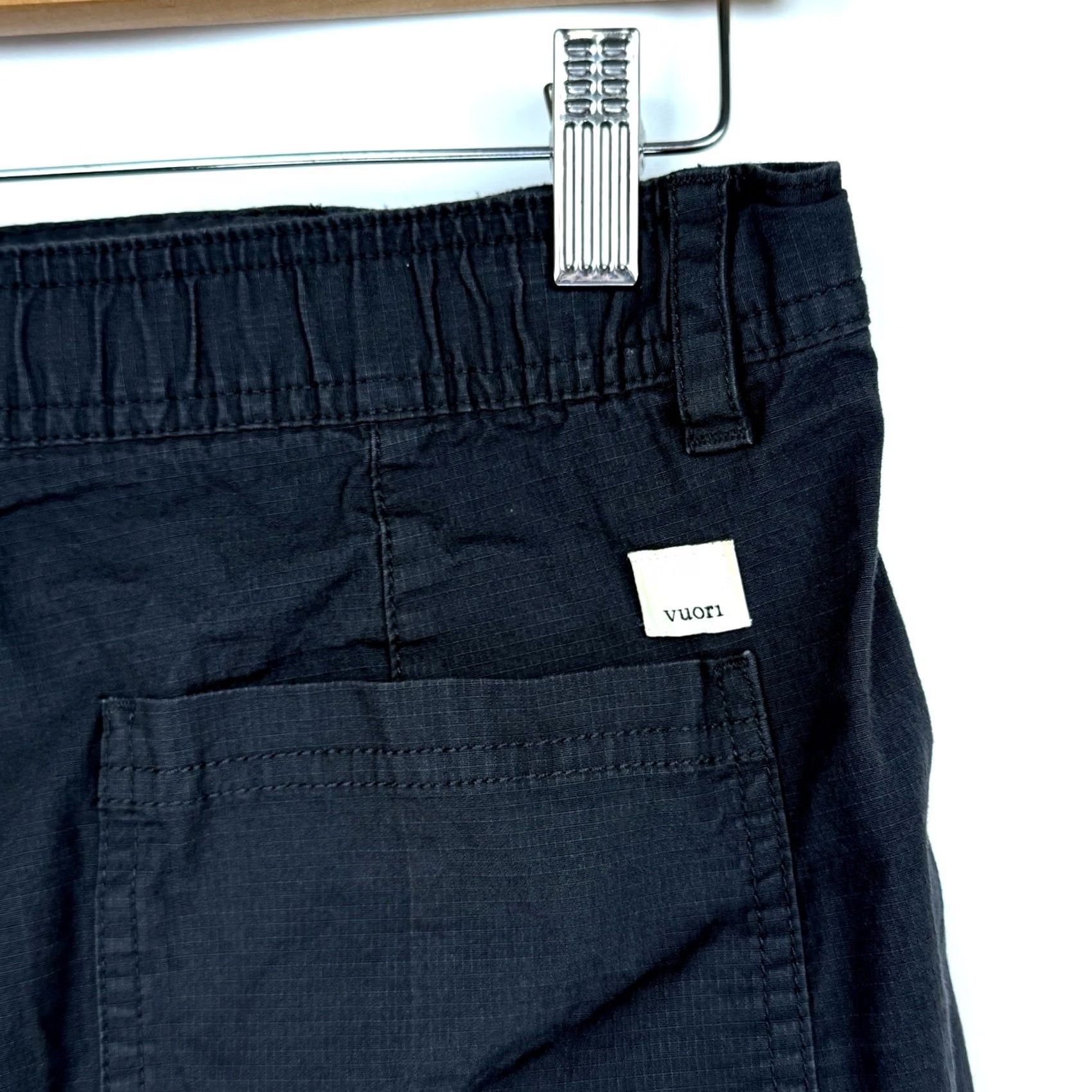 Vuori Vuori Women’s Medium Ripstop Utility Short Charcoal Gray Button Pocket Casual Travel Size 32" / US 10 / IT 46 - 4 Thumbnail