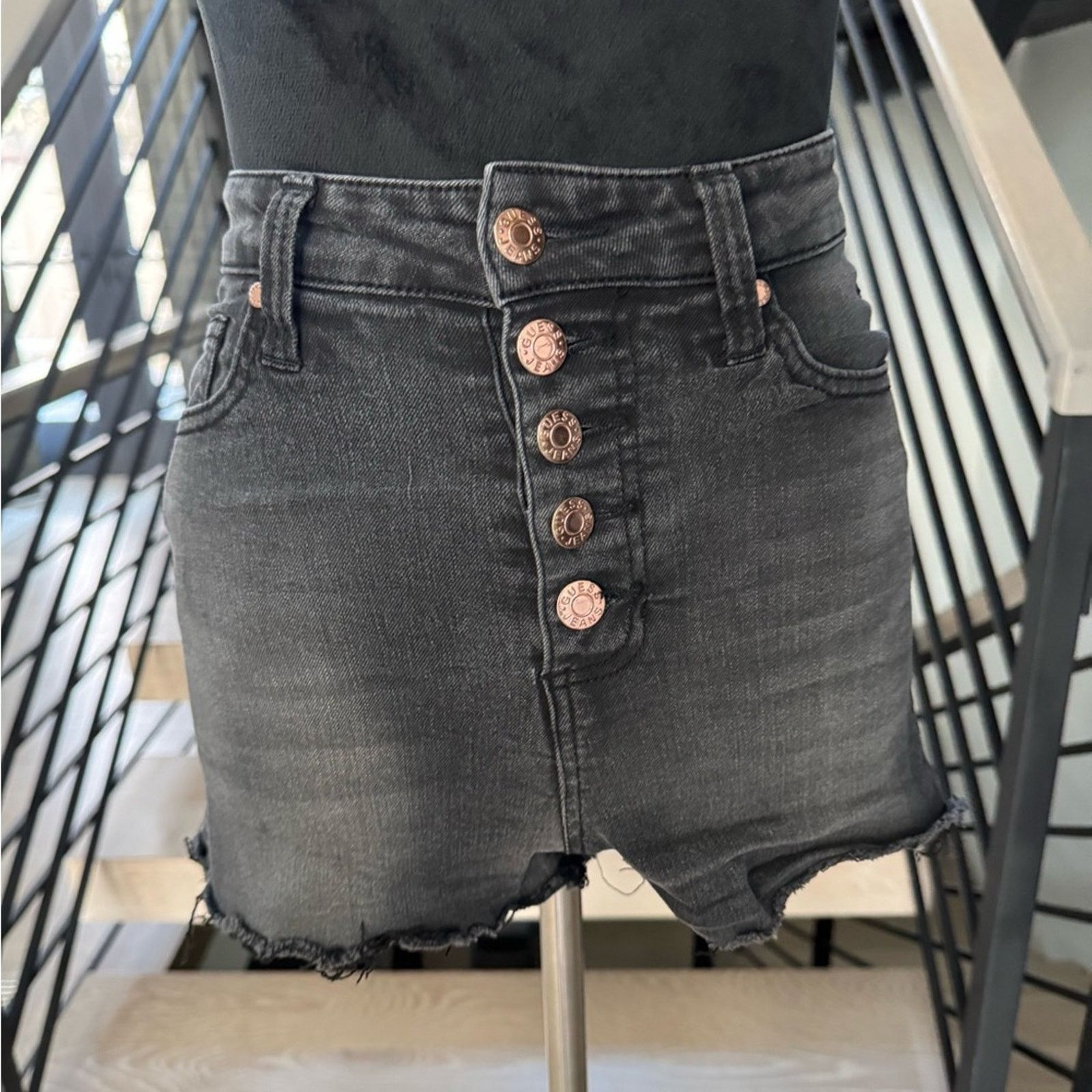 Guess New Guess Black Denim High-Waisted Button-Up Shorts size 24 Size 24" / US 00 / IT 34 - 1 Thumbnail