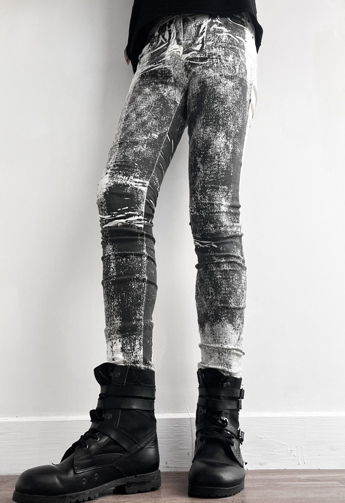 Helmut Lang Helmut Lang Monochrome Skinny Pants Size US 26 / EU 42 - 3 Thumbnail