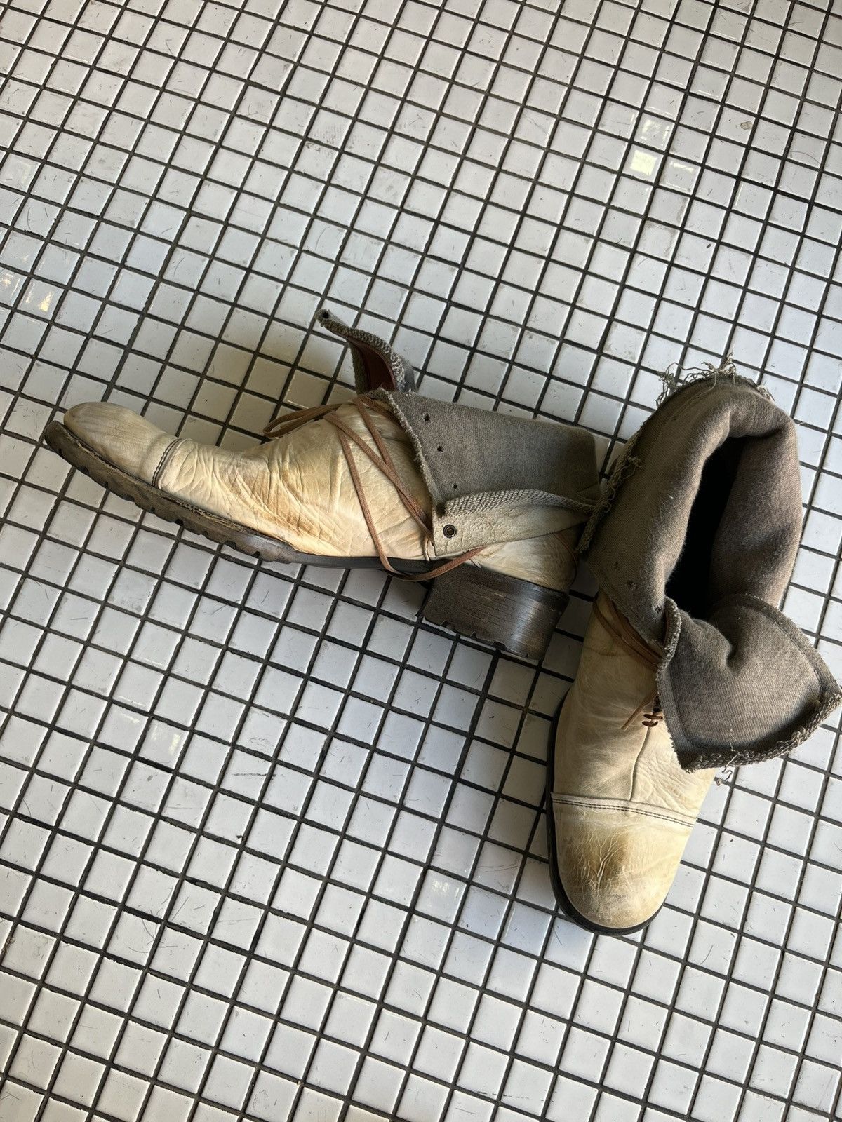 Alfredo Bannister AlfredBANNISTER beige layered boots size 42 Size US 9 / EU 42 - 1 Thumbnail
