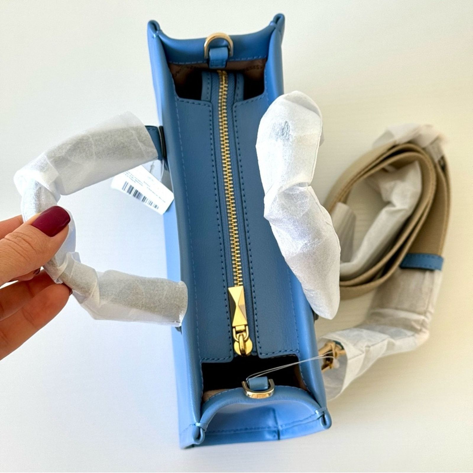 Michael Kors NWT! MICHAEL KORS GIGI French Blue Handbag, Small, MSPR. 450 Size ONE SIZE - 9 Thumbnail