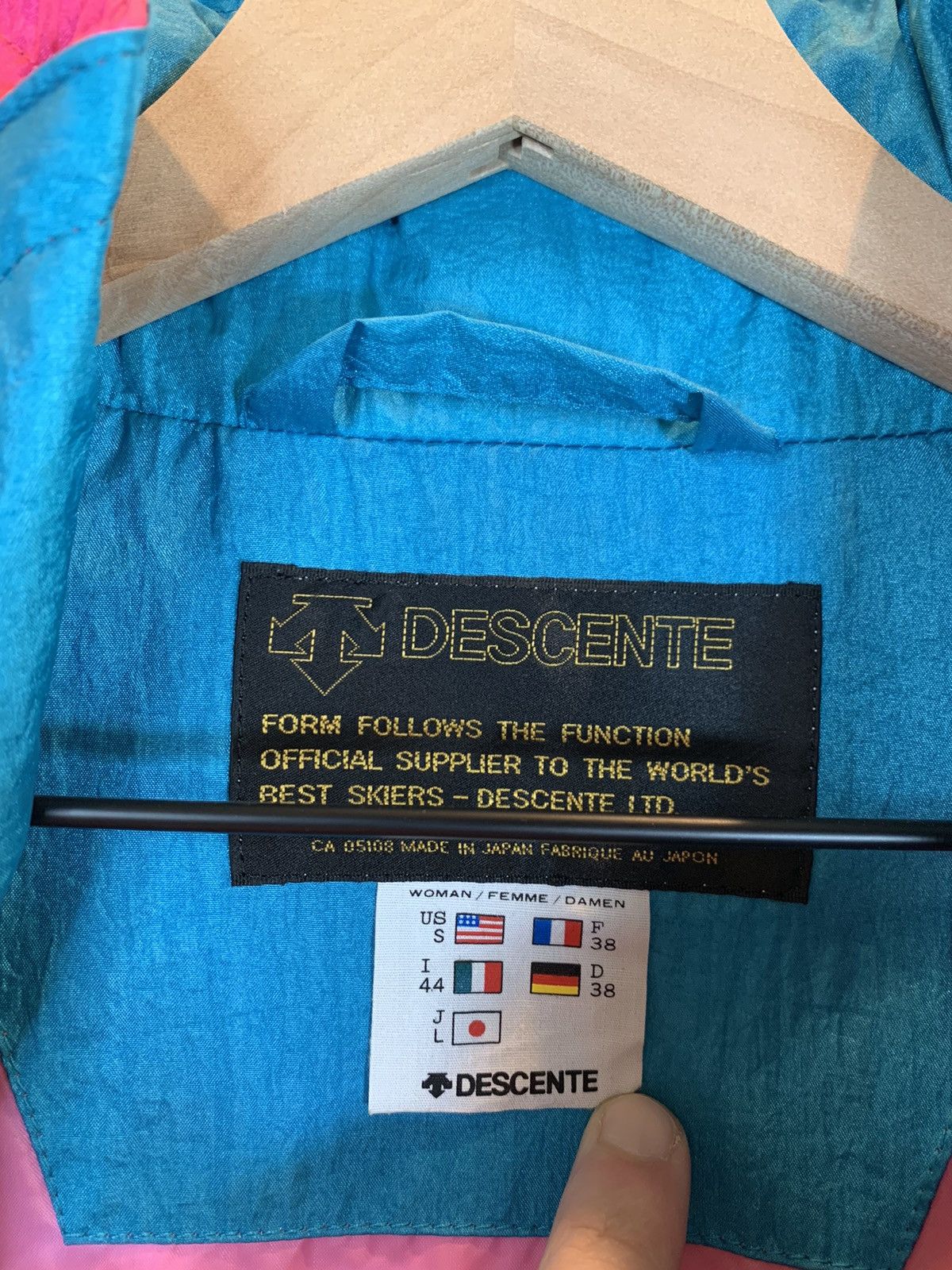 Descente × Designer × Vintage *RARE* Vintage Descente Japan-Made Ski Snow Stow Hood Jacket Size S / US 4 / IT 40 - 9 Thumbnail