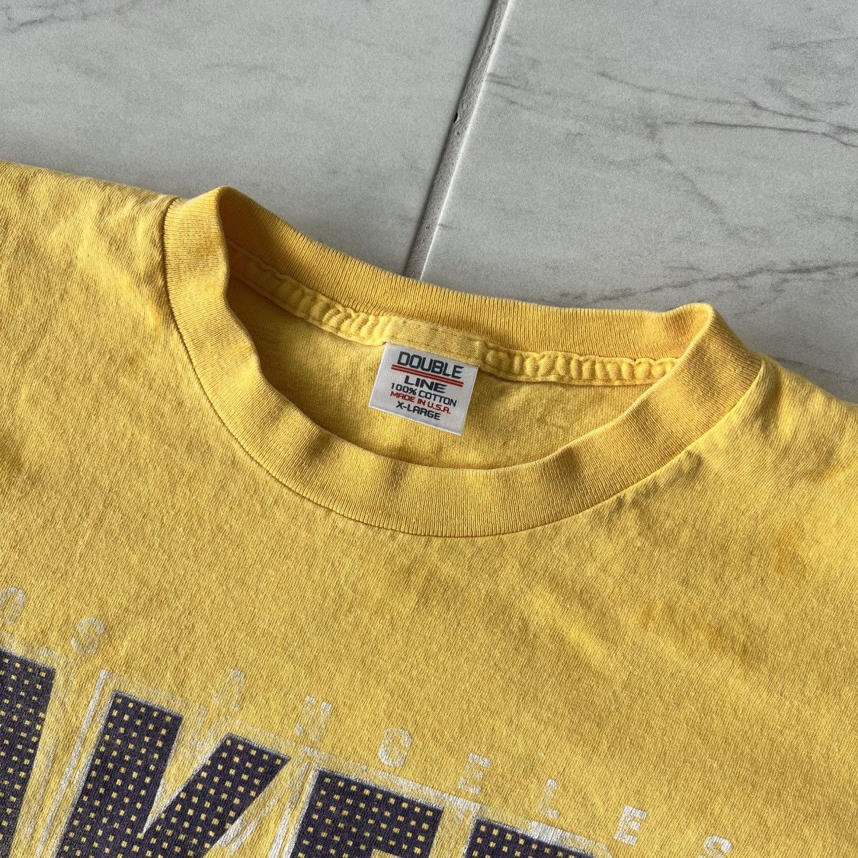 NBA Vintage Lakers Tee Size US XL / EU 56 / 4 - 3 Thumbnail